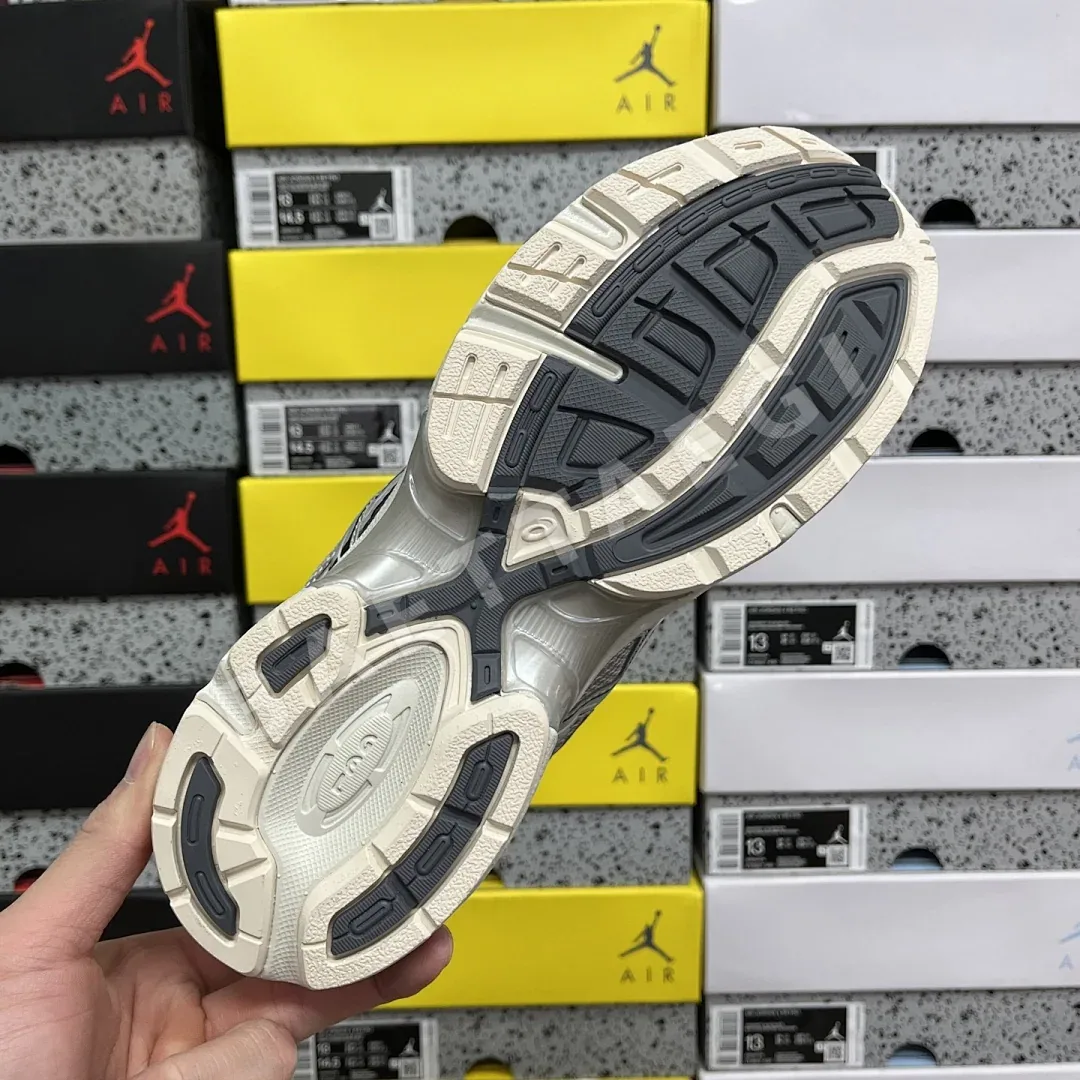 아식스 [KO] 젤 1130 1201A256-025 200282 Asics Gel 1130 / 상세 이미지 3