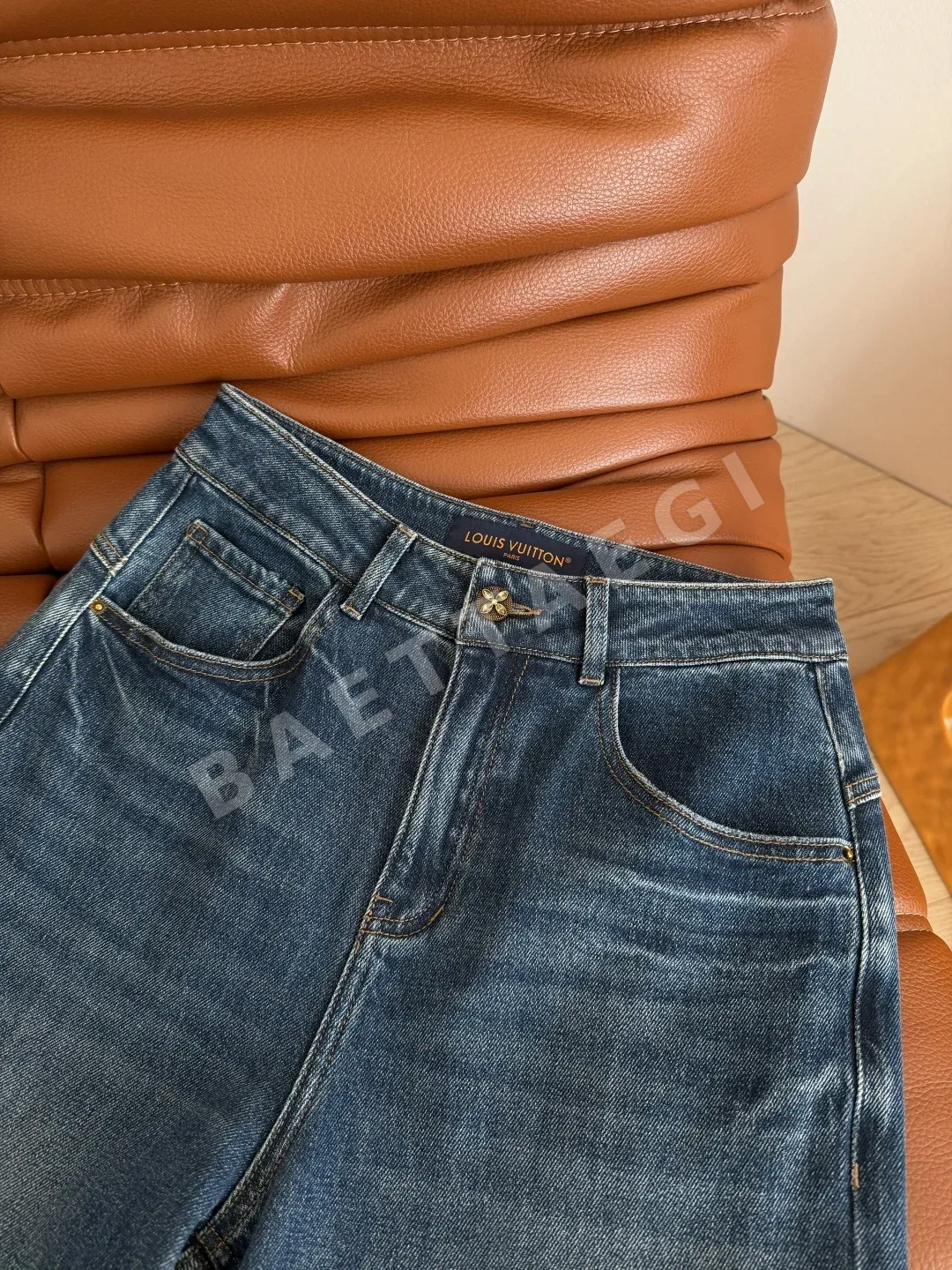 루이비통 모노그램 패턴 더블 포켓 여성 바지 상세 이미지 5