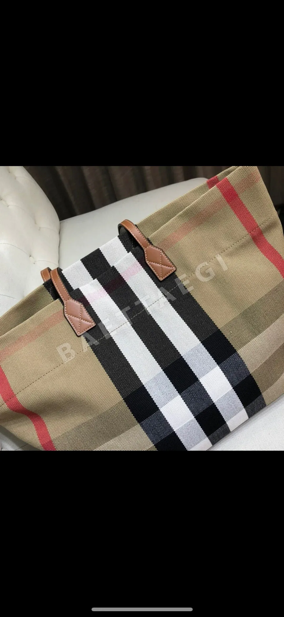 버버리 체크 숄더백 토트백 상세 이미지 4