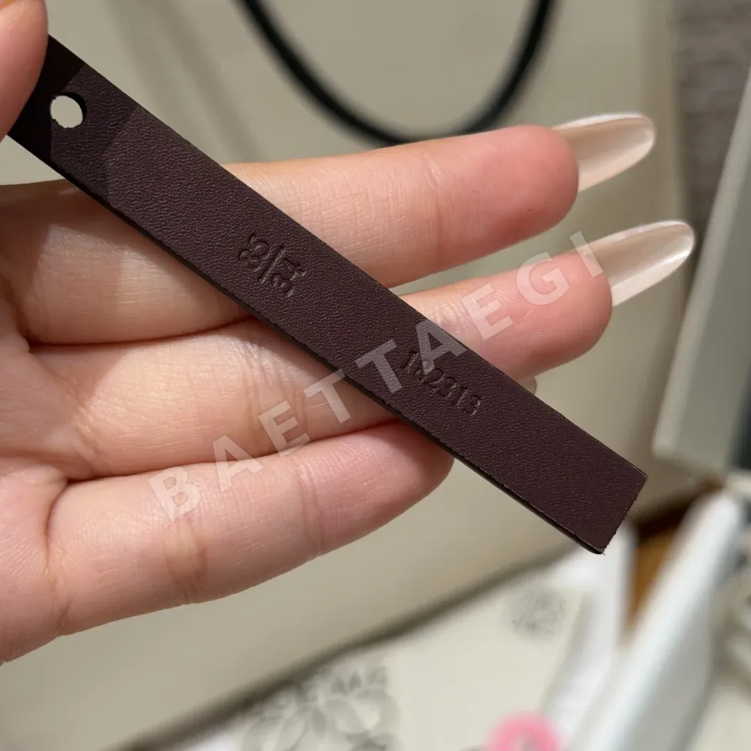 로에베 아나그램 양면 소가죽 벨트 상세 이미지 8