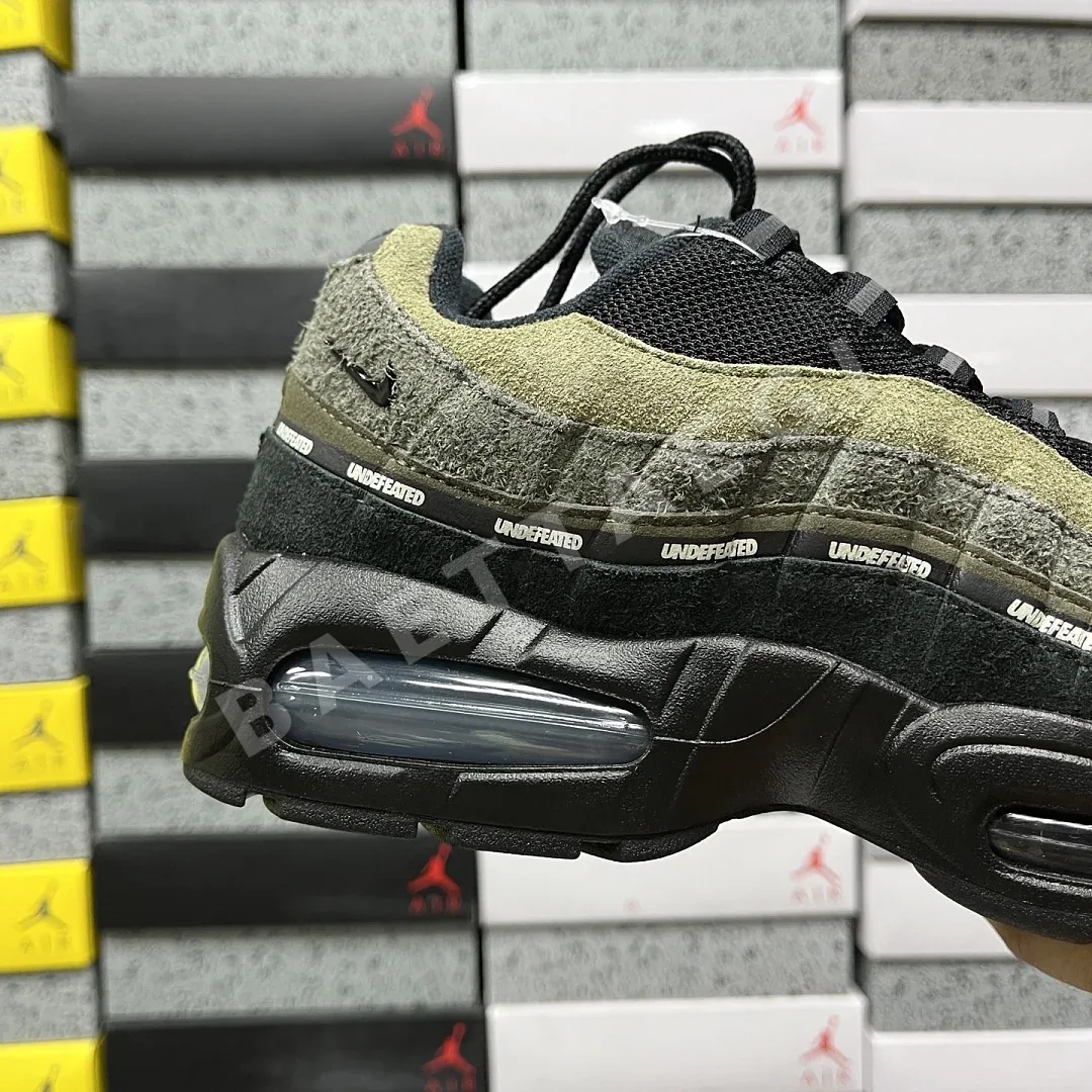 나이키 [KZ2.0] 에어 맥스 95 SP IB4523-200 201675 Nike Air Max 95 SP Undefeated Geo La 상세 이미지 7