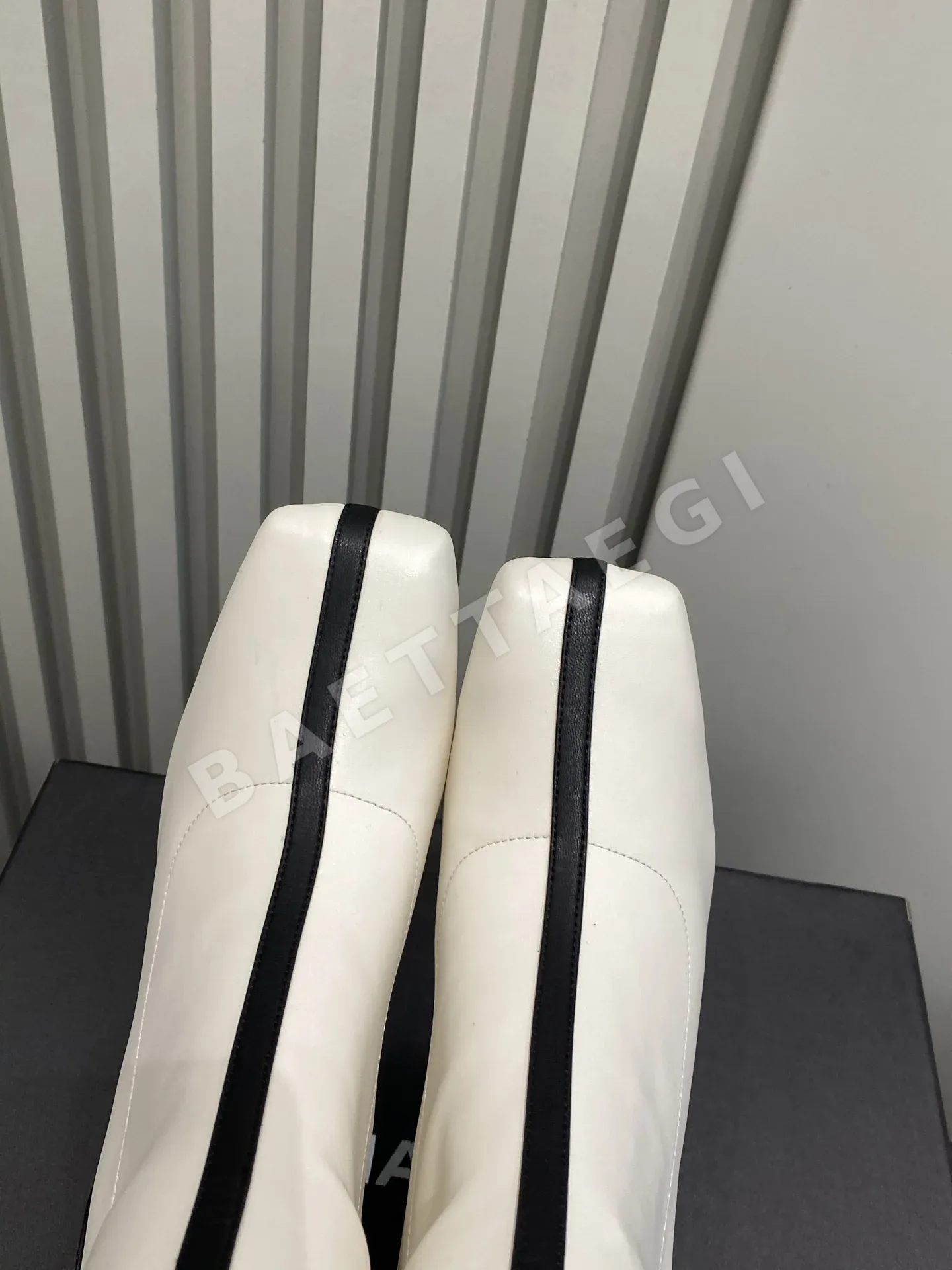 샤넬 부츠 시프스킨 사선 여밈 상세 이미지 4