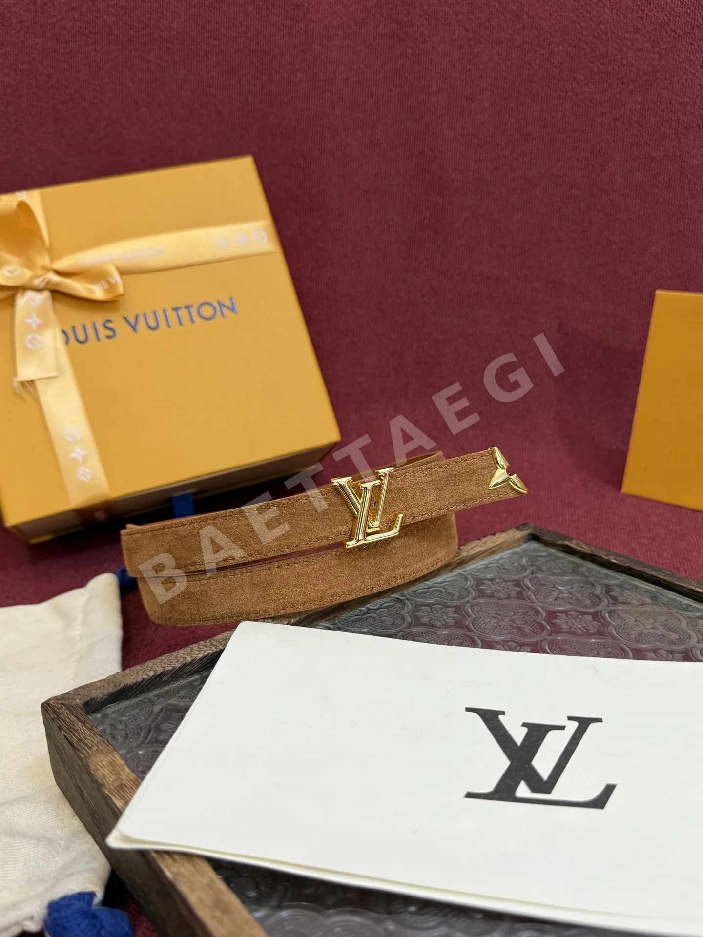 루이비통 LV 이니셜 버클 모노그램 플라워 스웨이드 벨트 57477