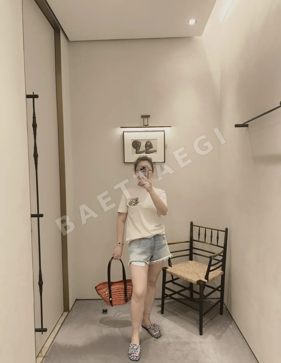 로에베 자수 플라워 반팔 티셔츠 상세 이미지 7