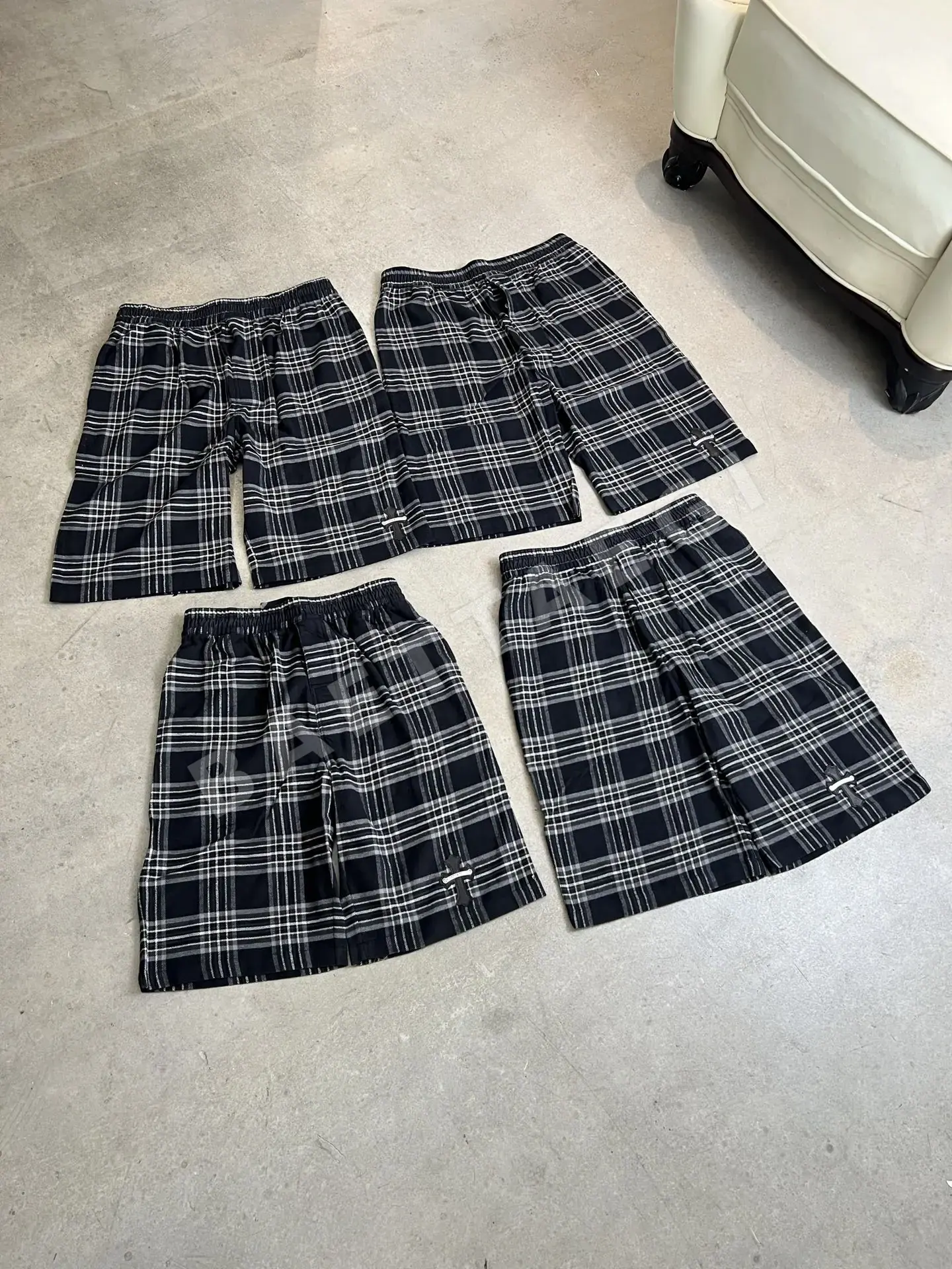 크롬하츠 실버 태그 블랙 크로스 체크 카프리 반바지 107403