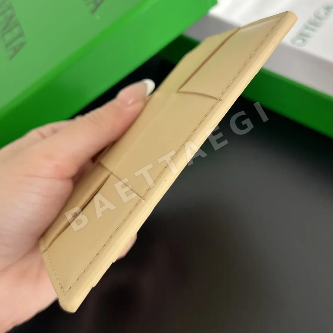 보테가베네타 램스킨 소가죽 지퍼 카드 홀더 지갑 상세 이미지 6