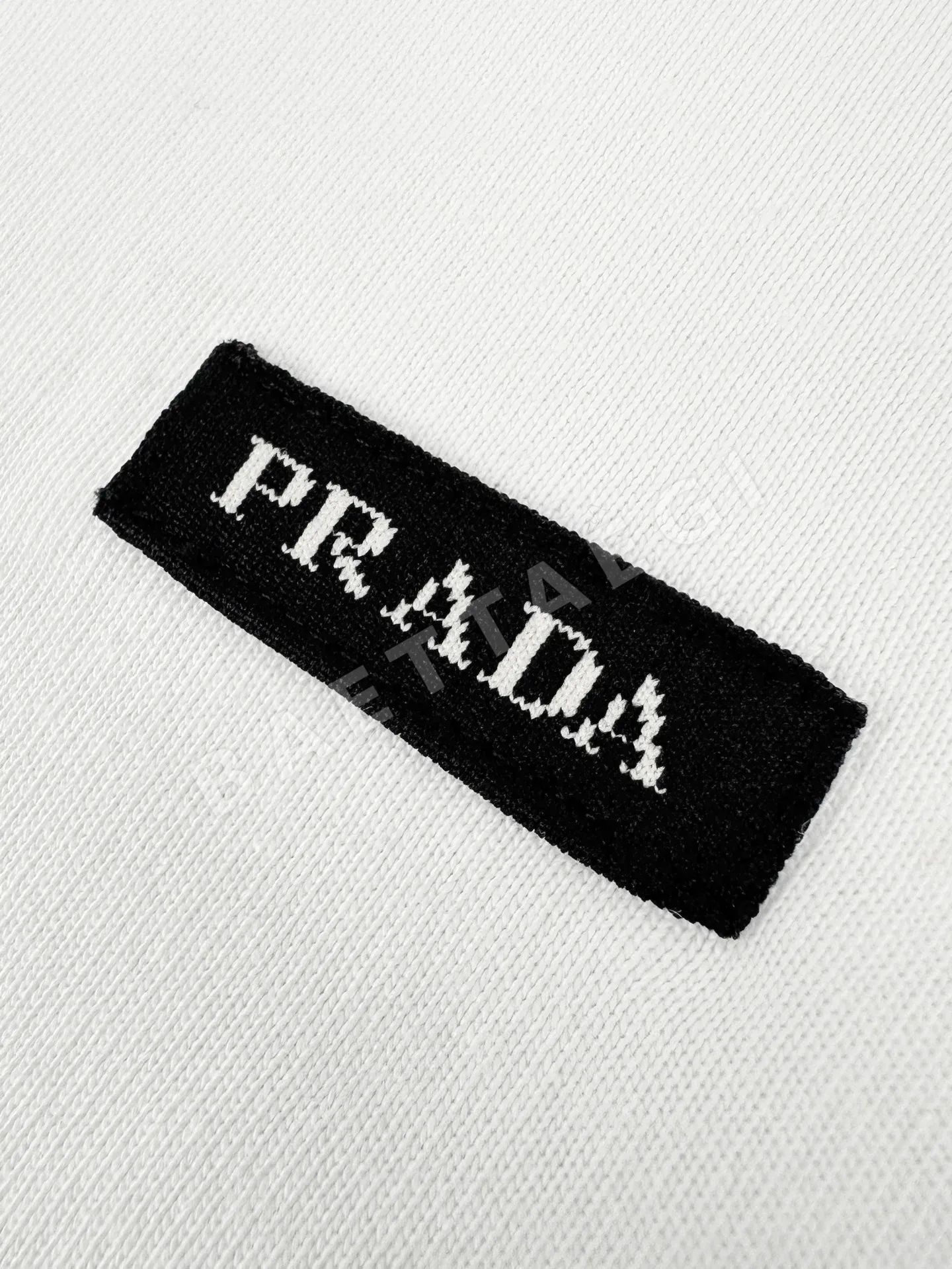 프라다 로고 태그 남성 긴팔 티셔츠 상세 이미지 4