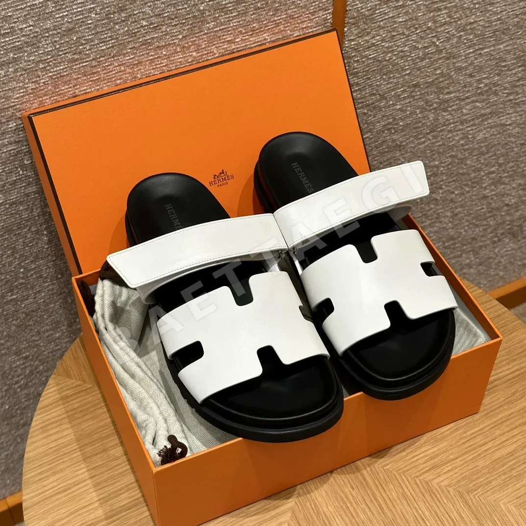 에르메스 180 시프레 샌들 8318