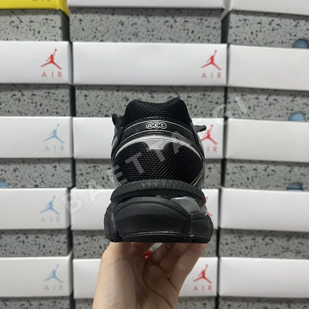 아식스 [TOP] 젤 큐뮬러스 16 1203A733-002 200316 Asics Gel-Cumulus 16 Black Pure Silver 상세 이미지 8