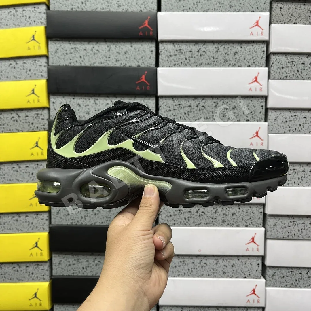 나이키 [DF] 에어 맥스 플러스 DM0032-035 201678 Nike Air Max Plus Iron Gray Light Liquid 상세 이미지 5
