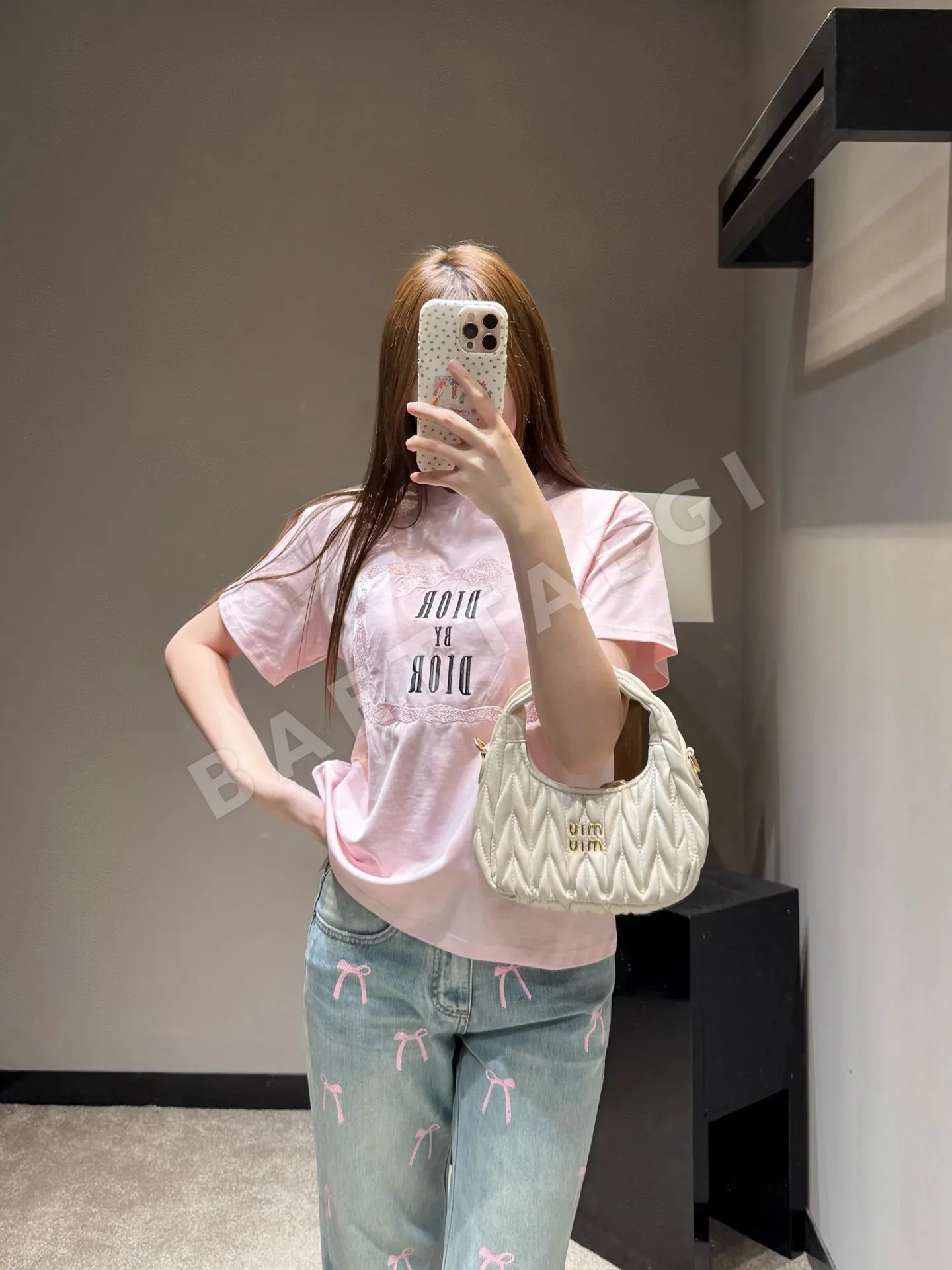디올 벚꽃 핑크 자수 반팔 티셔츠 92735