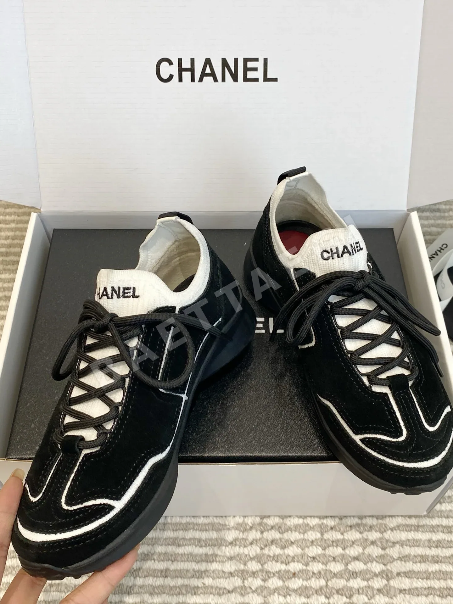 샤넬 메티에다르 컬렉션 카라 블록 러닝 슈즈 상세 이미지 3