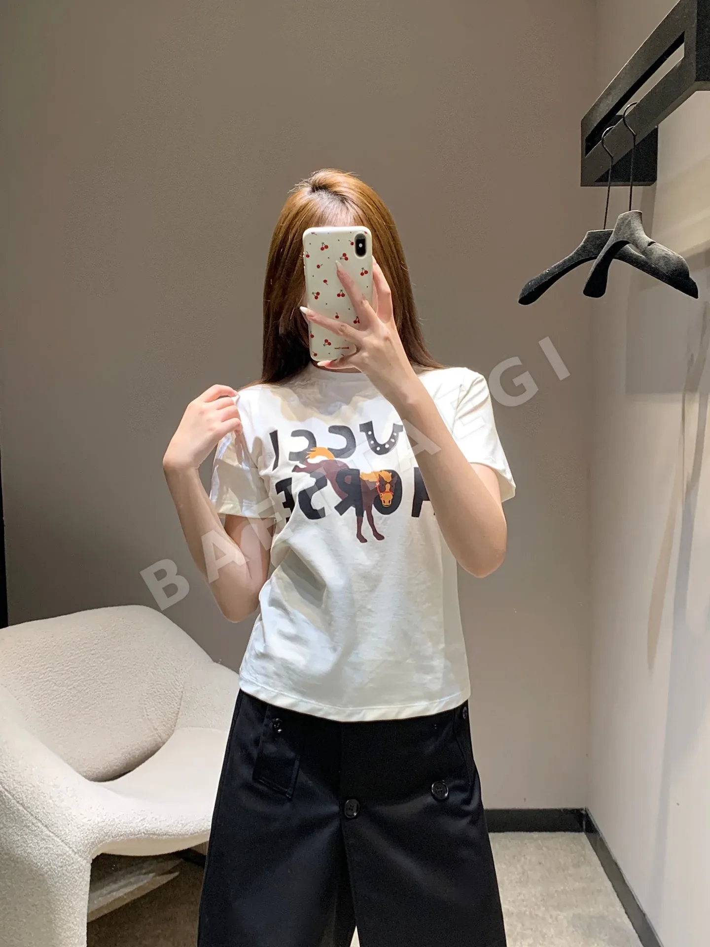 구찌 레터 호스 프린트 여성 반팔 티셔츠 상세 이미지 3