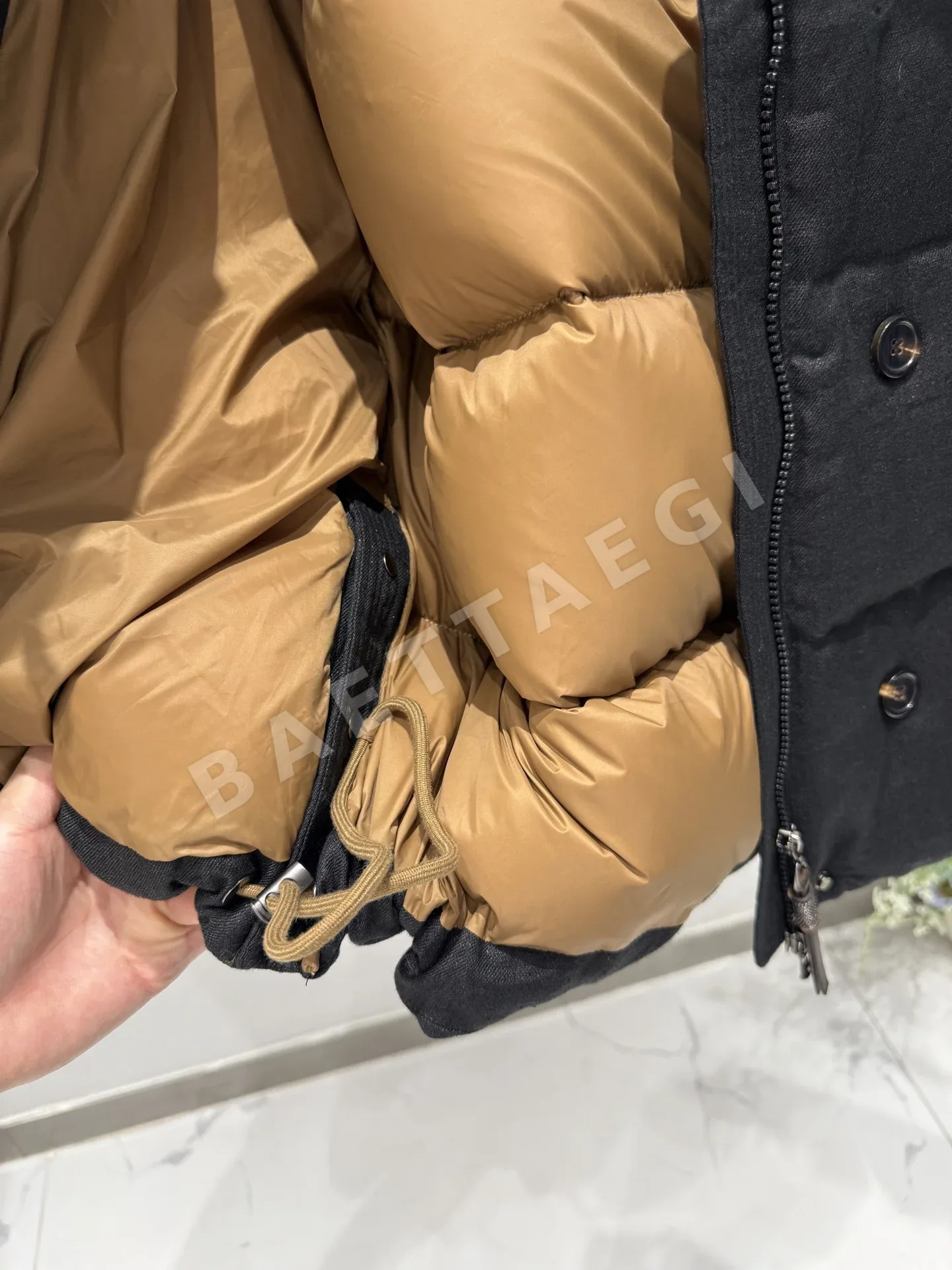 브루넬로쿠치넬리 오트쿠튀르 공방(Métiers d'Art) 컬렉션 패딩 상세 이미지 7