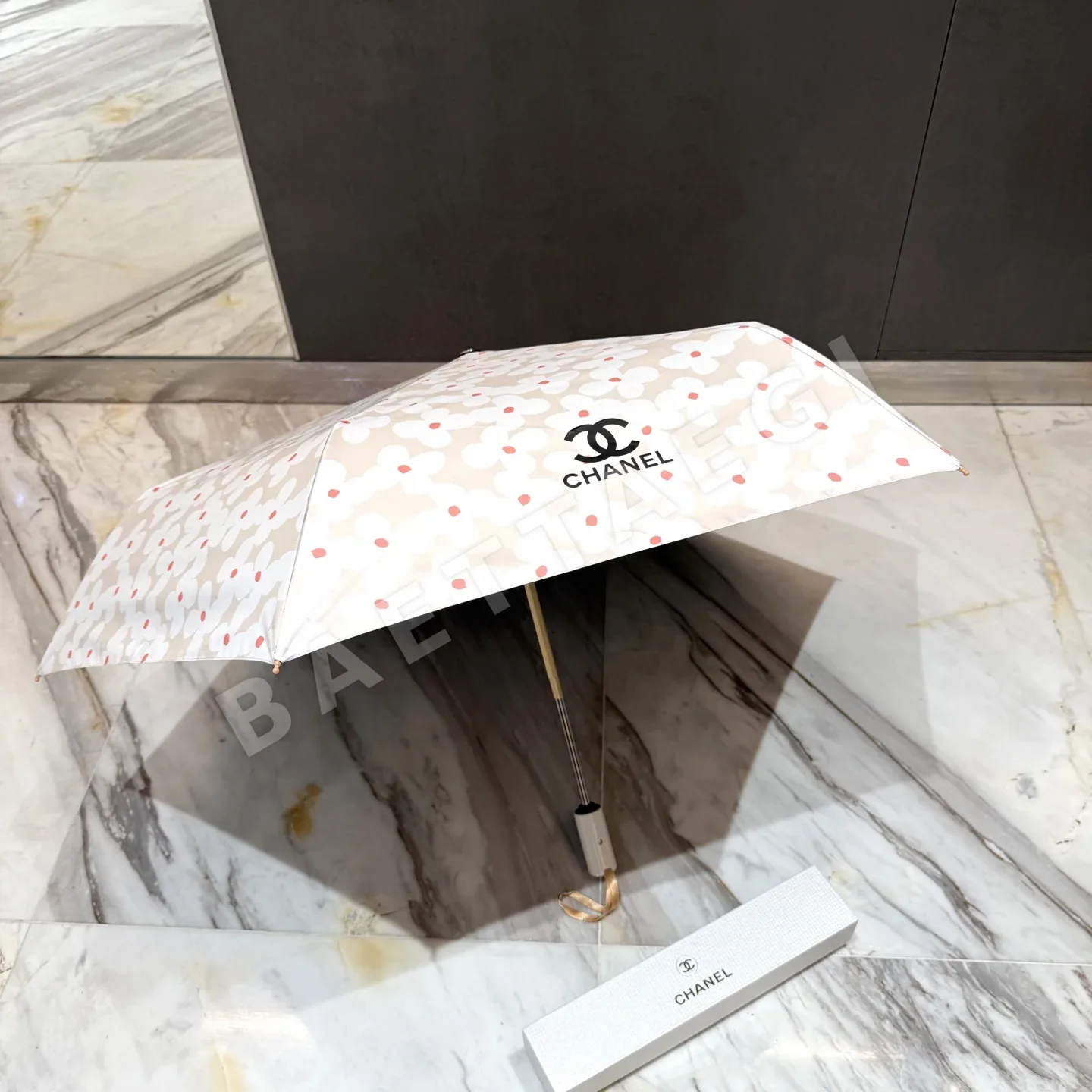샤넬 3단 접이식 자동 우산 상세 이미지 8