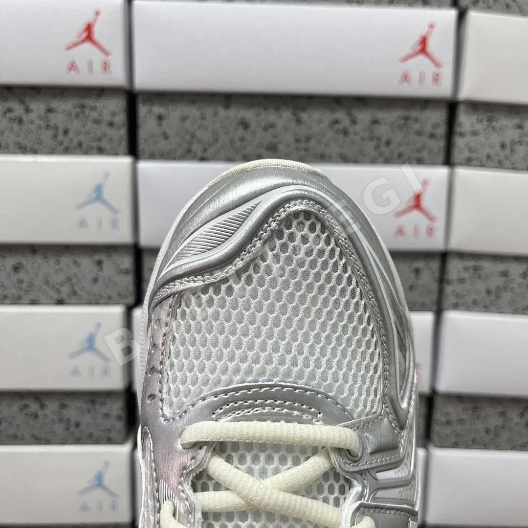 아식스 [TOP] 젤 카야노 14 1201A457-100 200308 Asics Gel-Kayano 14 JJJJound Silver White 상세 이미지 5
