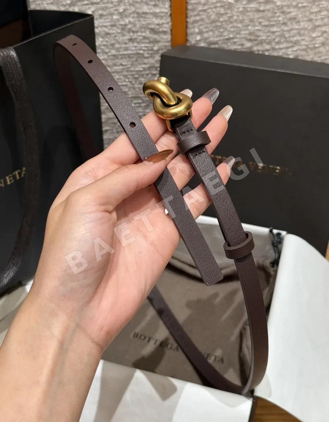 보테가베네타 노트 소가죽 벨트 상세 이미지 5