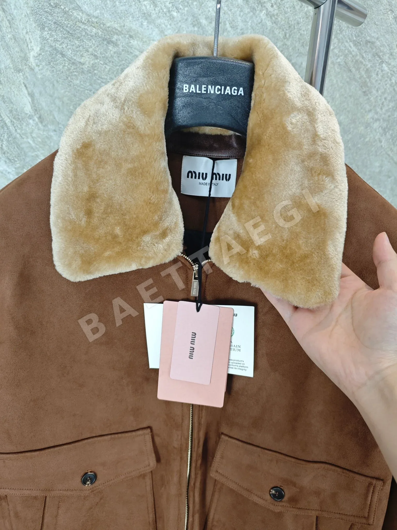미우미우 브라운 램스킨 스웨이드 남성 자켓 상세 이미지 4
