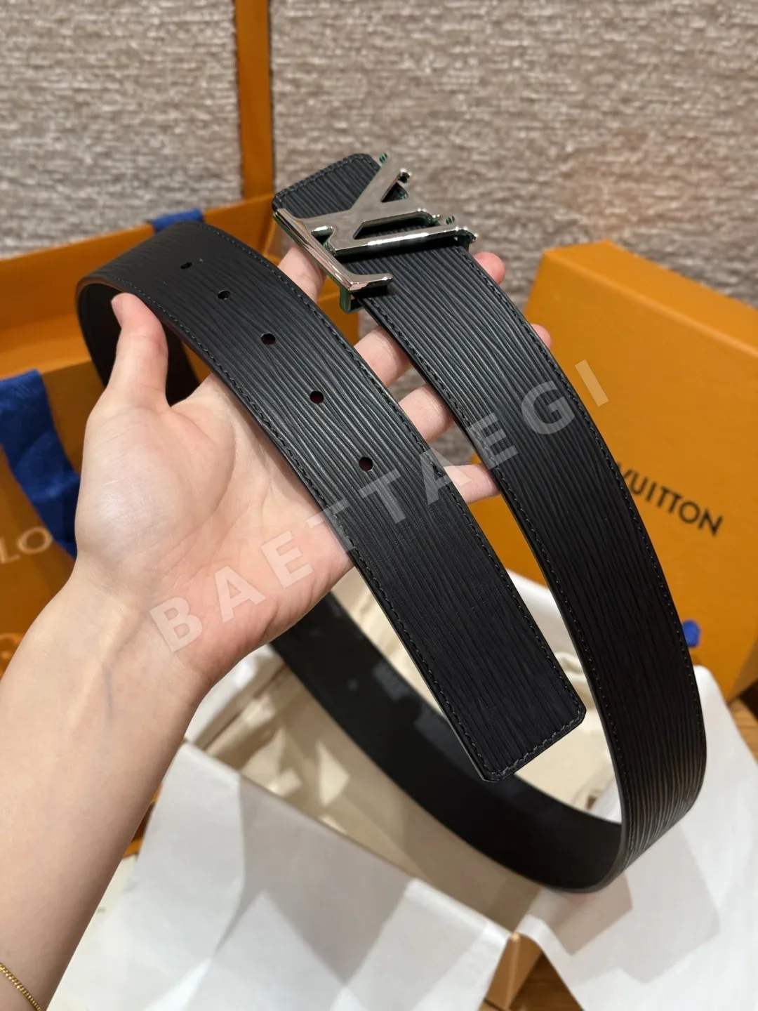 루이비통 타임리스 에피 40mm 리버시블 벨트 상세 이미지 4