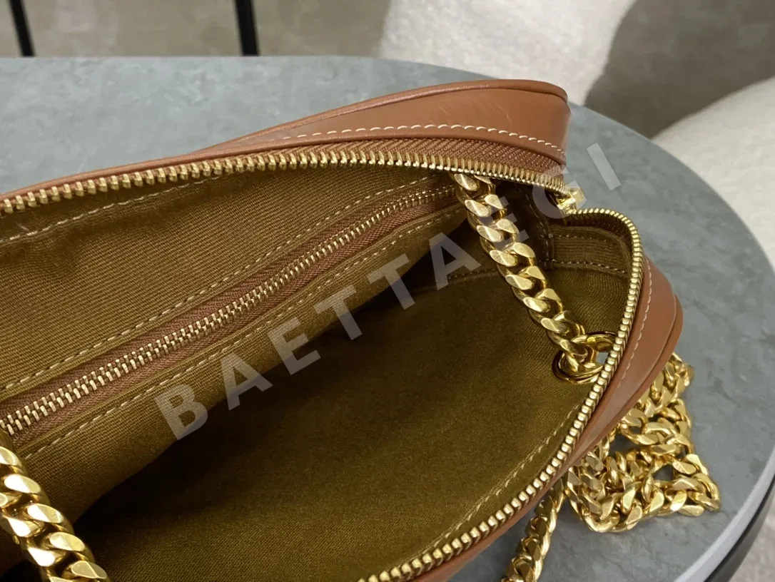 셀린느 파타팡 모노그램 체인 숄더백 상세 이미지 9