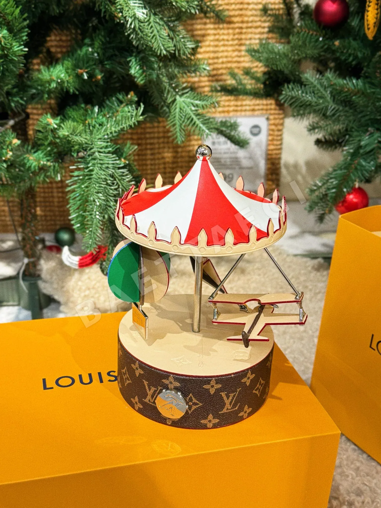 루이비통 비행기형 회전 오르골 악세사리 상세 이미지 12