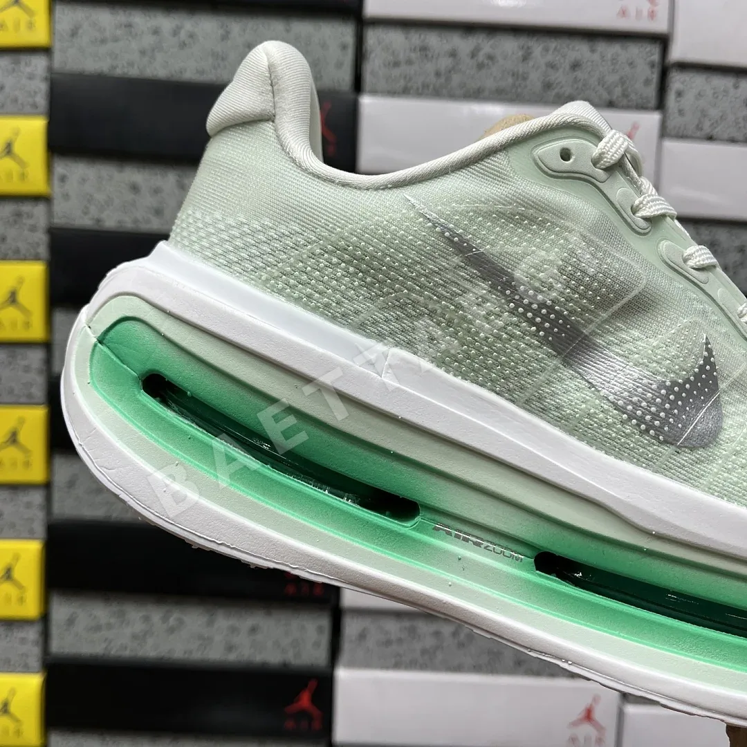 나이키 [5A] 보메로 프리미엄 HM5973-300 201650 Nike Vomero Premium Barely Green 상세 이미지 6