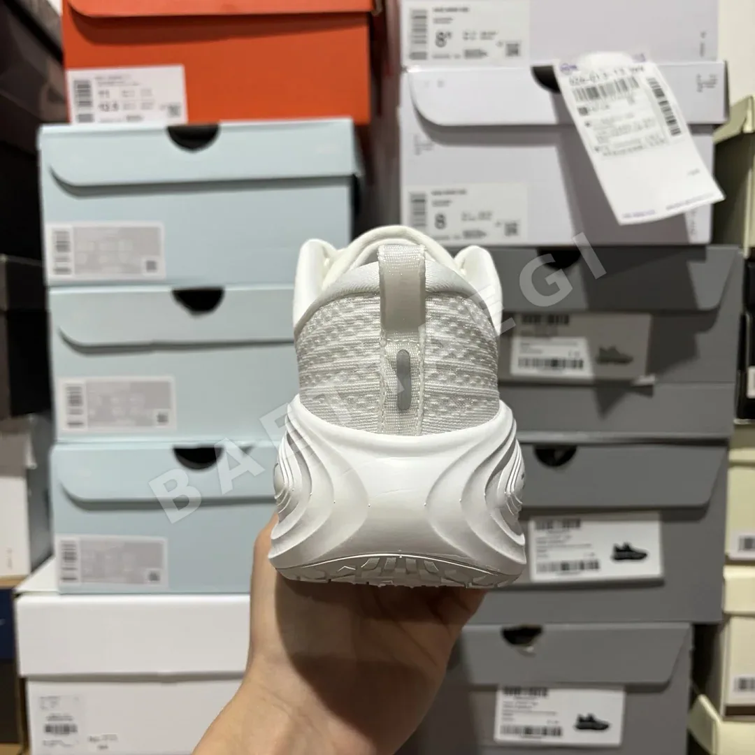 나이키 [GT] 보메로 플러스 HV8154-102 201497 Nike Vomero Plus Triple White 상세 이미지 8