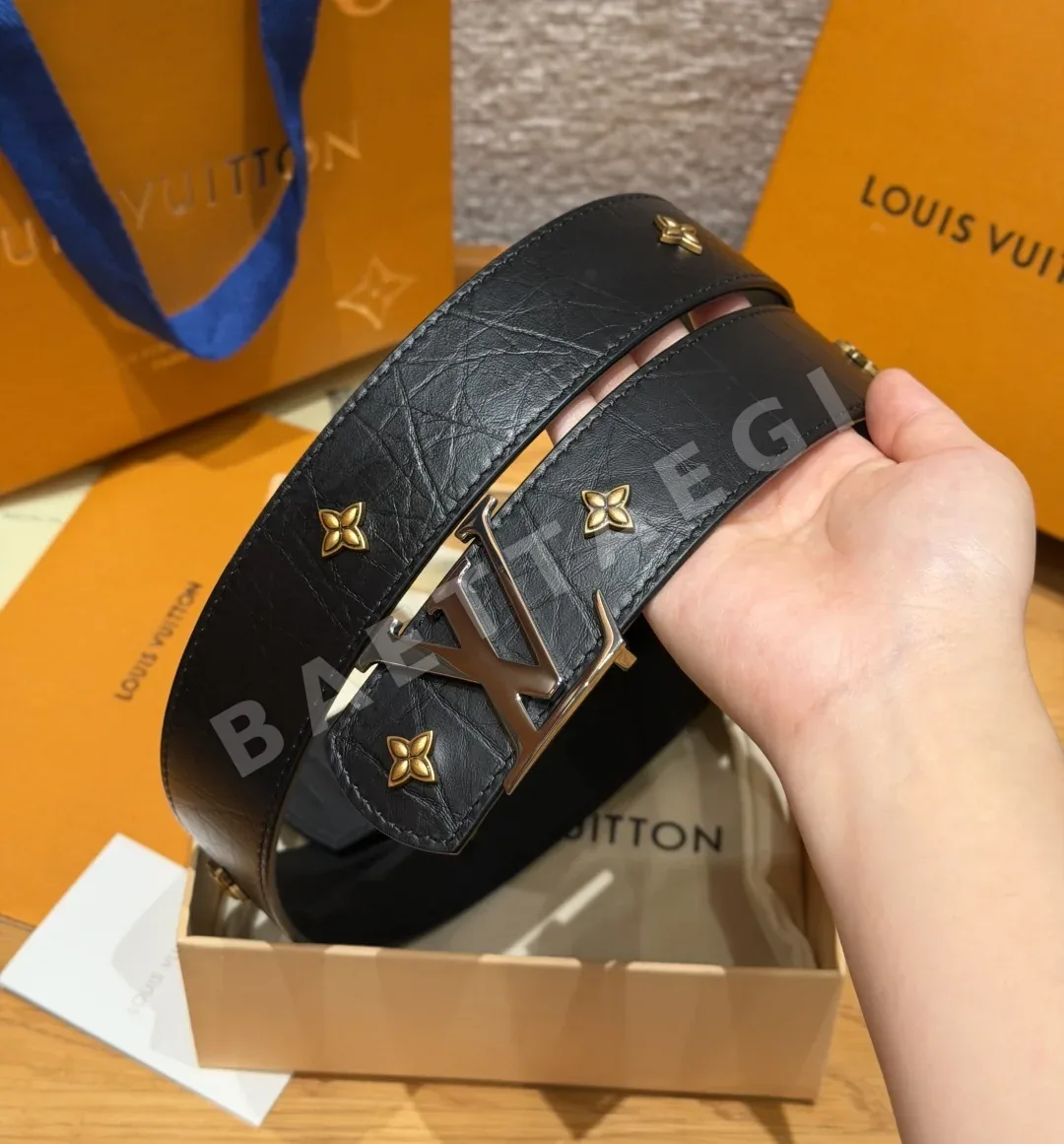 루이비통 LV 이니셜 40mm 토리옹 가죽 벨트 상세 이미지 8