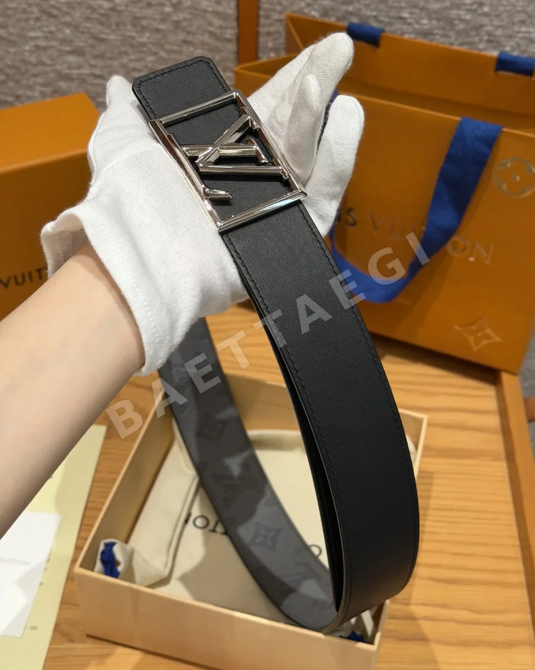 루이비통 피라미드 LV버클 리버시블 벨트 상세 이미지 5