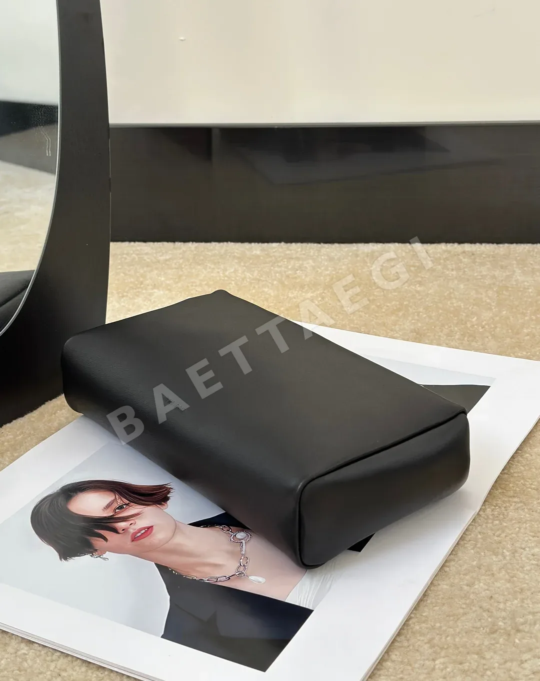 더로우 워터다이 램스킨 클러치백 상세 이미지 3