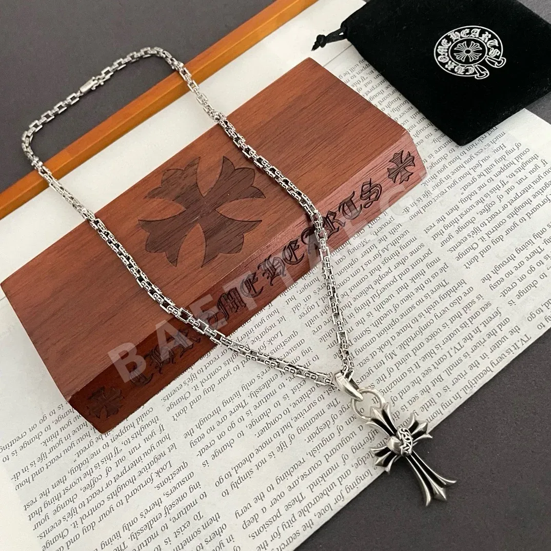 크롬하츠 클래식 레트로 크로스 하트형 펜던트 목걸이 상세 이미지 6