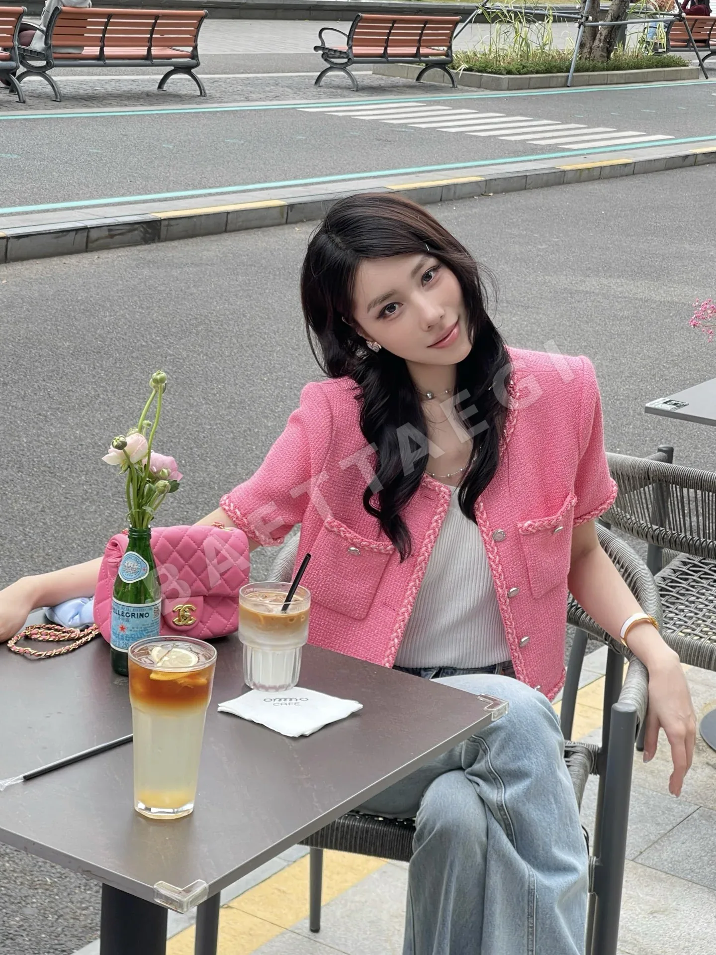 샤넬 헤비 듀티 3D 스팽글 반팔 크롭 자켓 137741