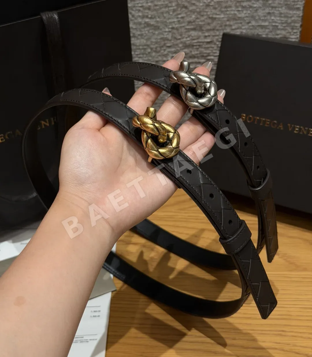 보테가베네타 인트레차토 실키 카프스킨 벨트 상세 이미지 7