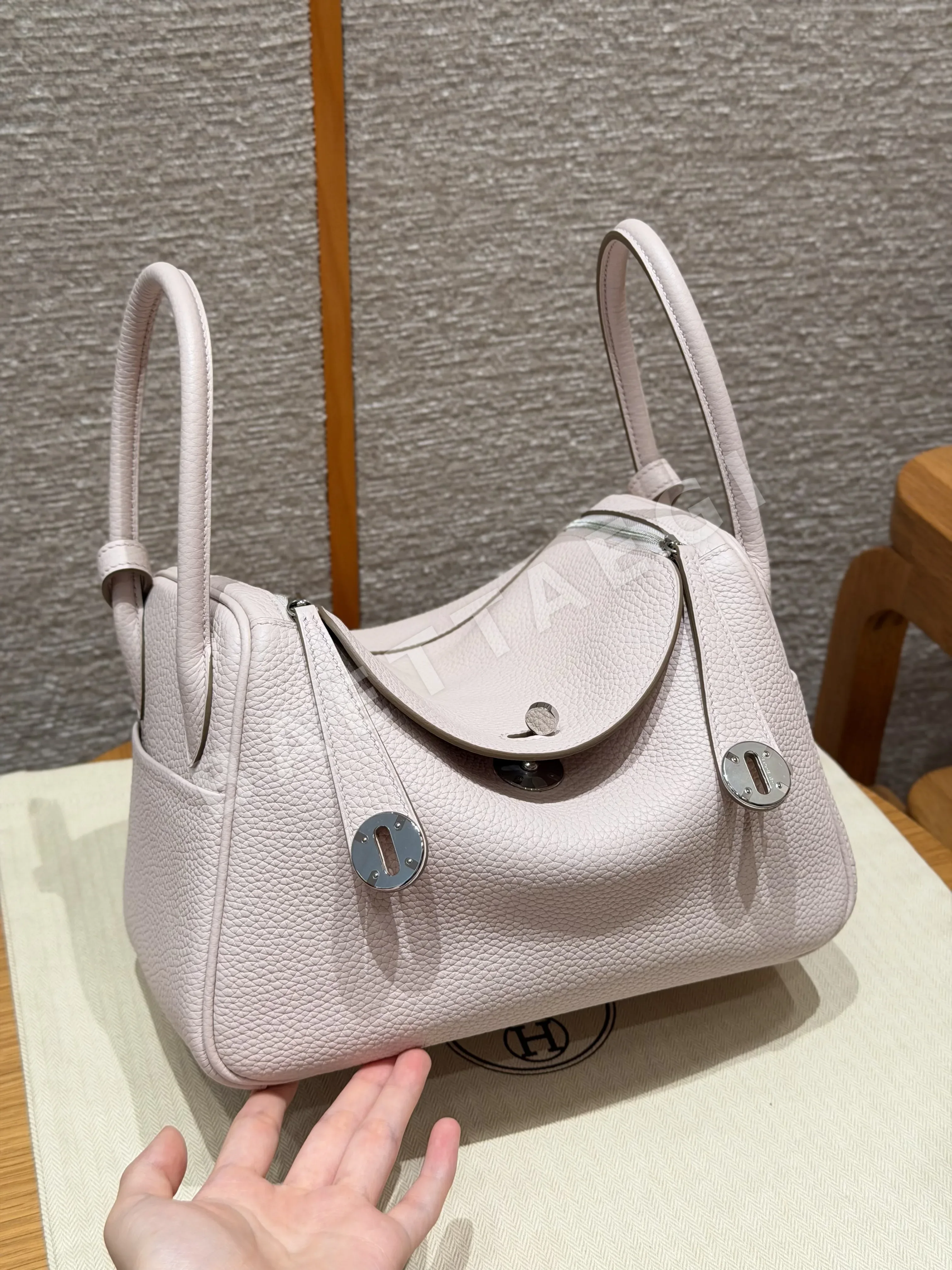 에르메스 린디 26 cm 소가죽 가방 상세 이미지 10