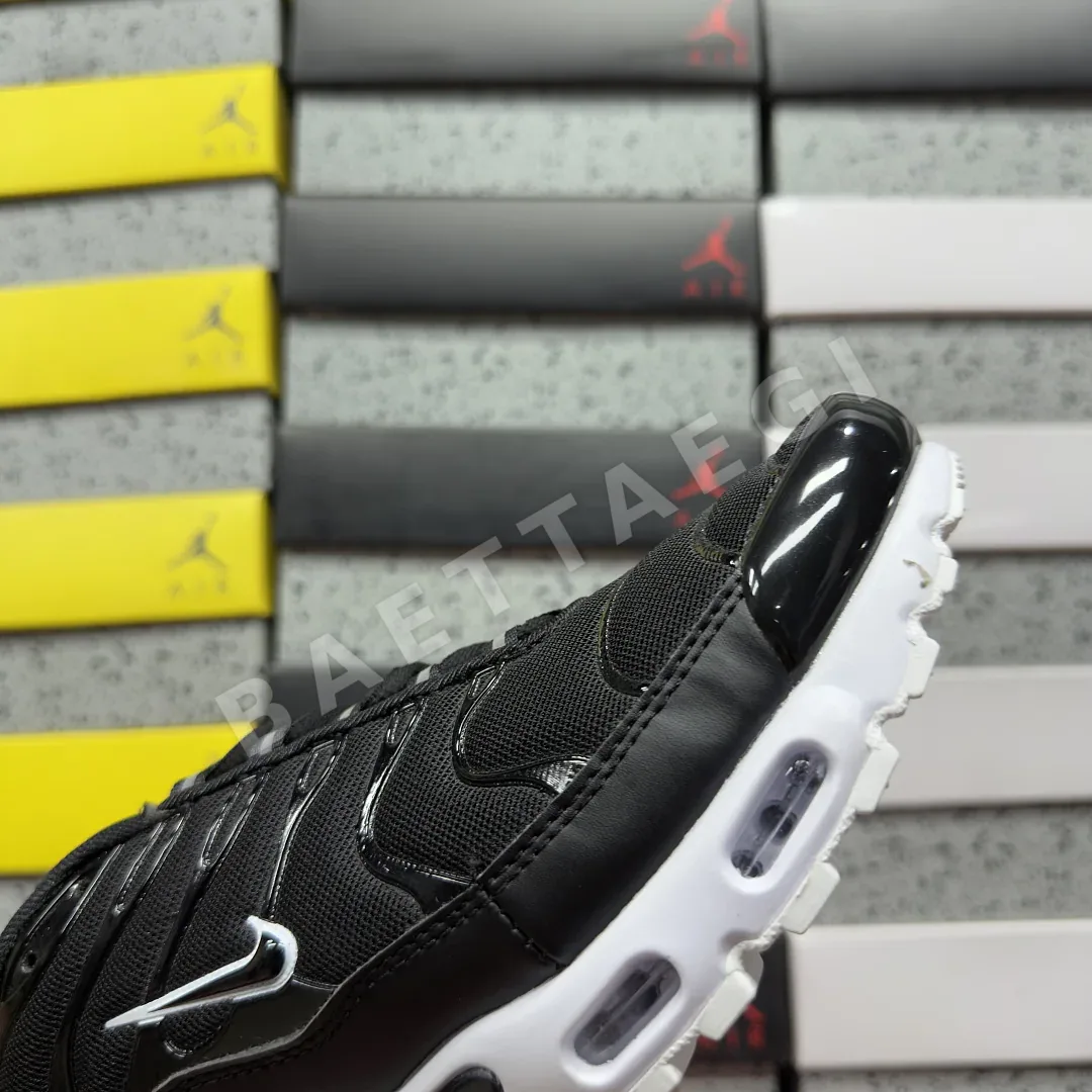 나이키 [BD] 에어 맥스 플러스 DM2362-001 201869 Nike Air Max Plus Black White 상세 이미지 6