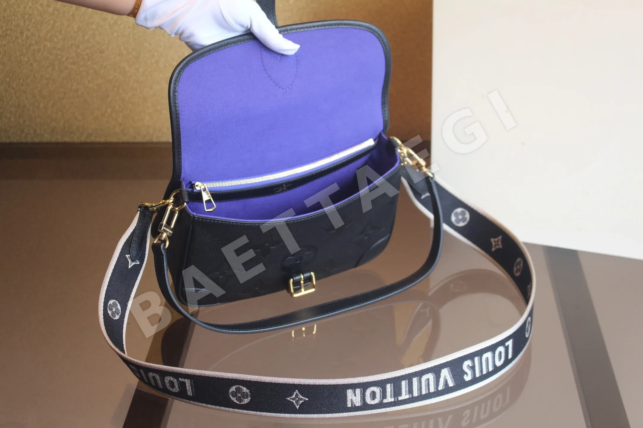 루이비통 모노그램 앙프랑트 엠보싱 소가죽 가방 M46388 상세 이미지 8