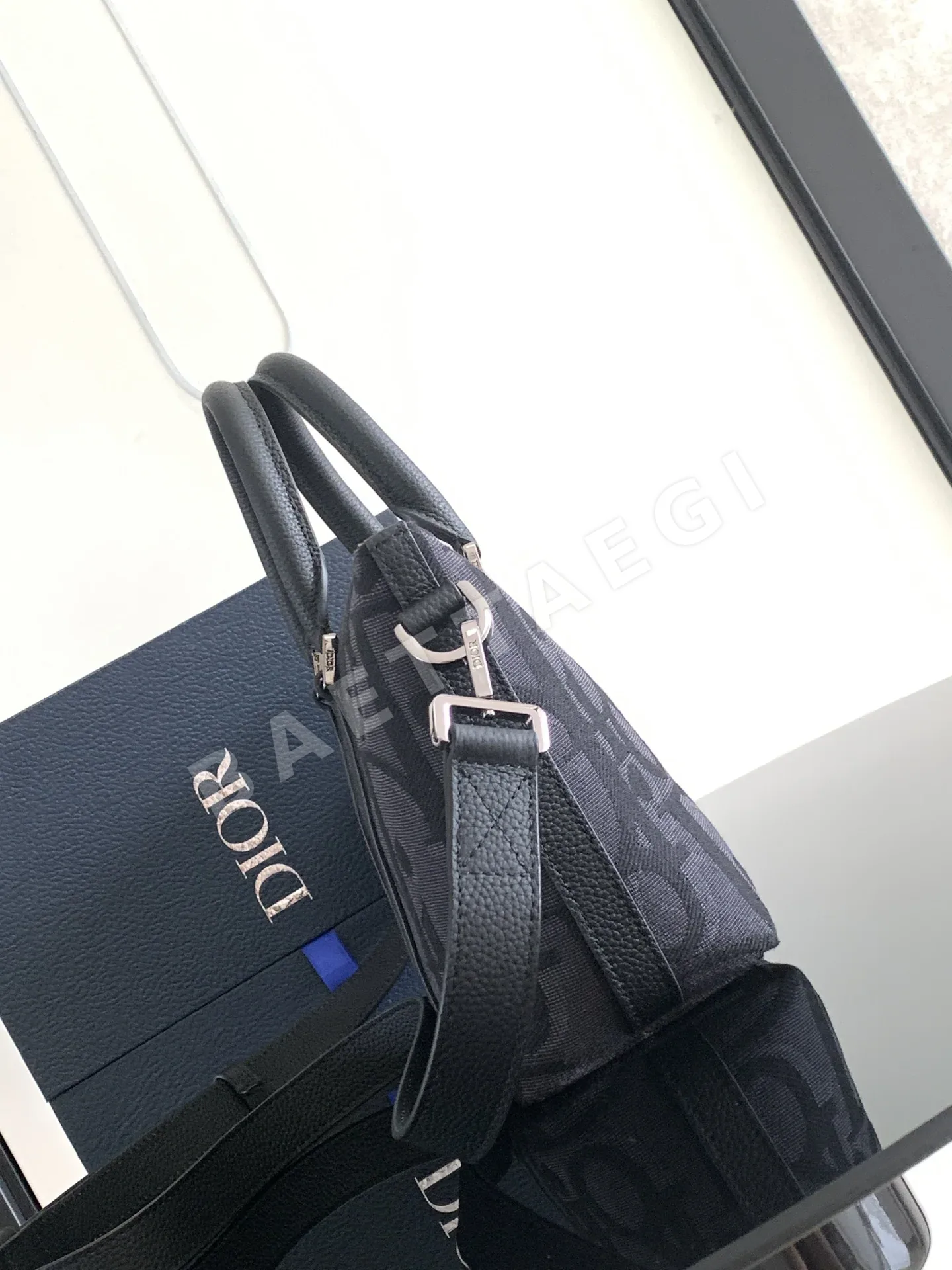 디올 오블리크 위크엔더 토트 가방 상세 이미지 2
