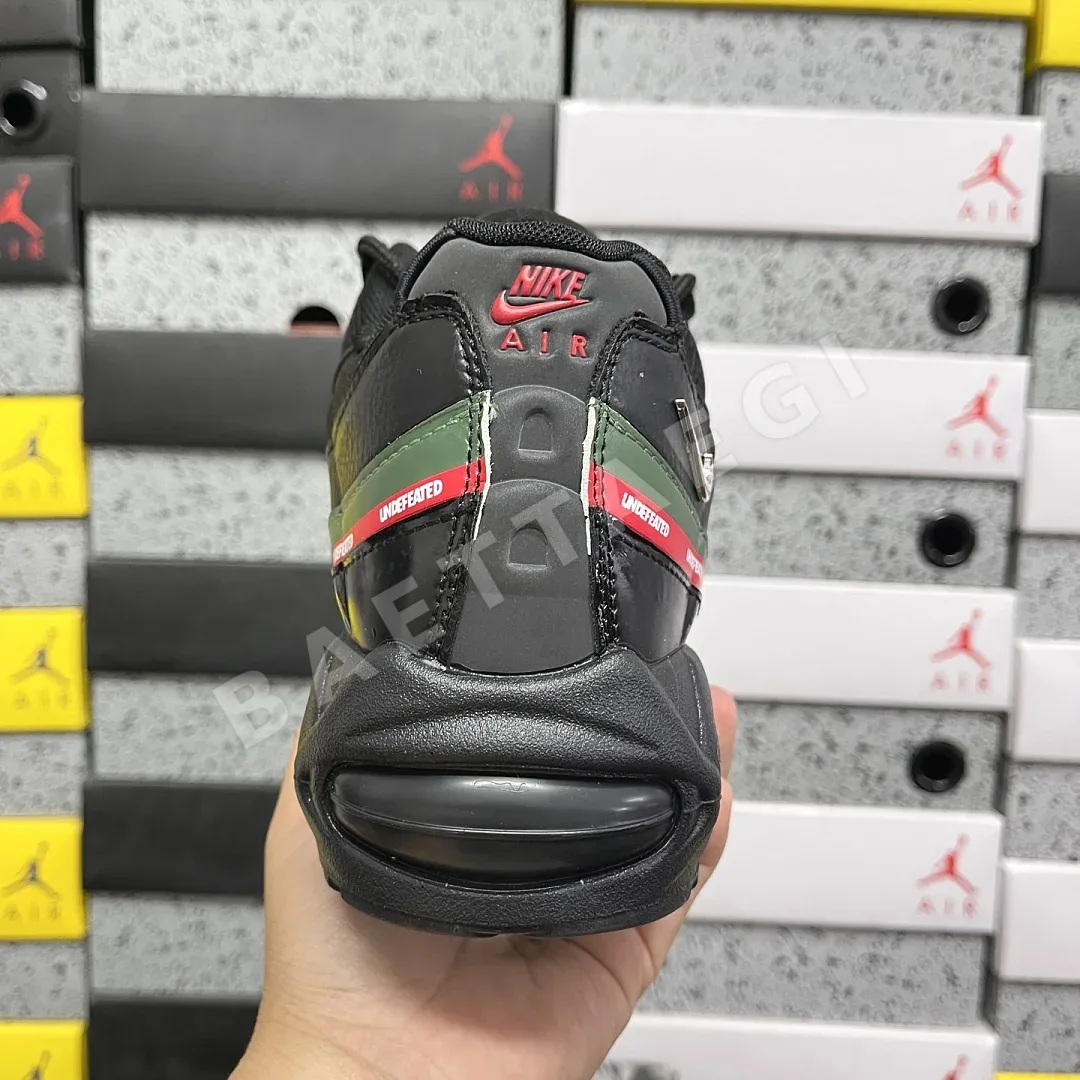 나이키 [XY] 에어 맥스 95 SP IB4453-001 201492 Nike Air Max 95 SP Undefeated Black 상세 이미지 4