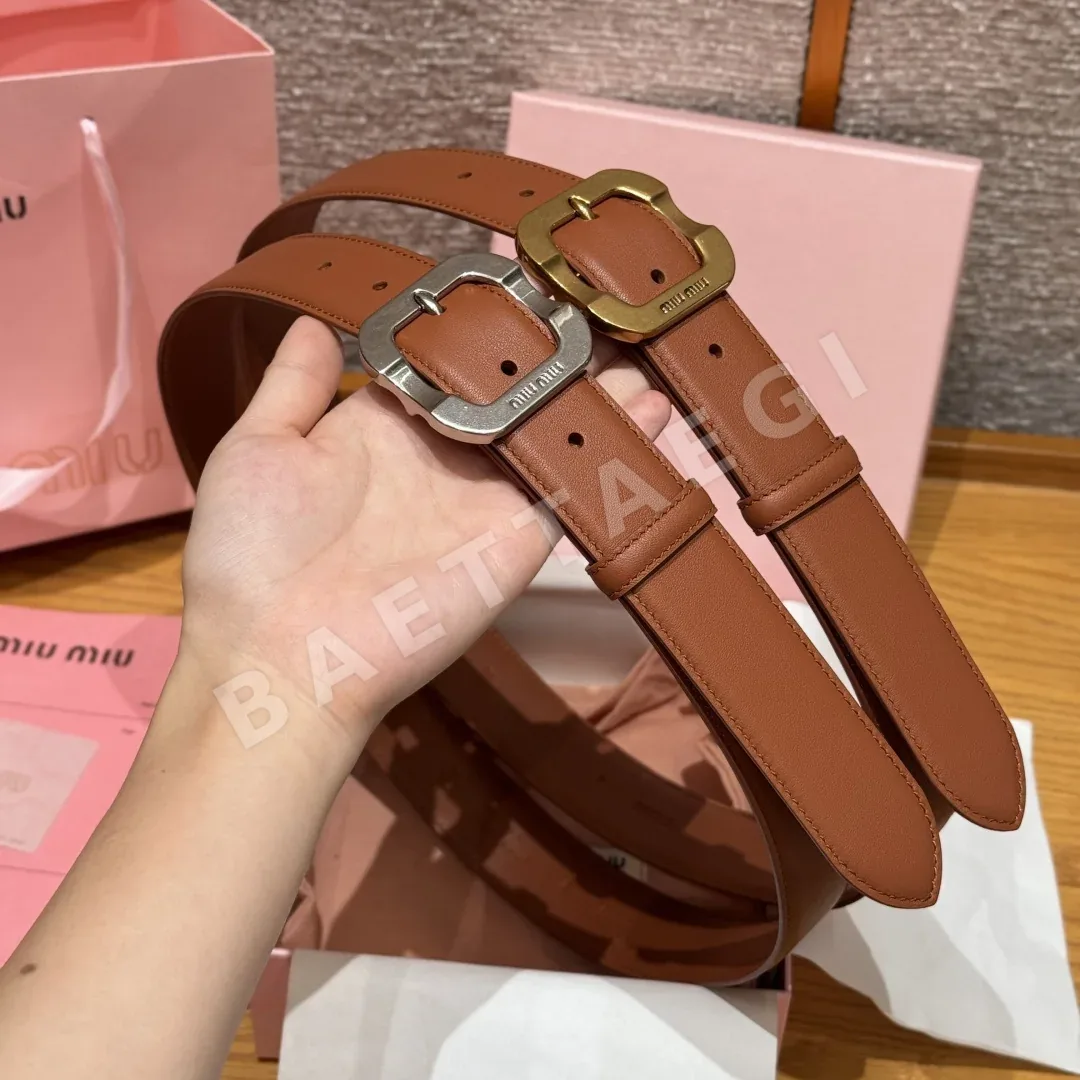 미우미우 송아지가죽 스퀘어 버클 벨트 180297