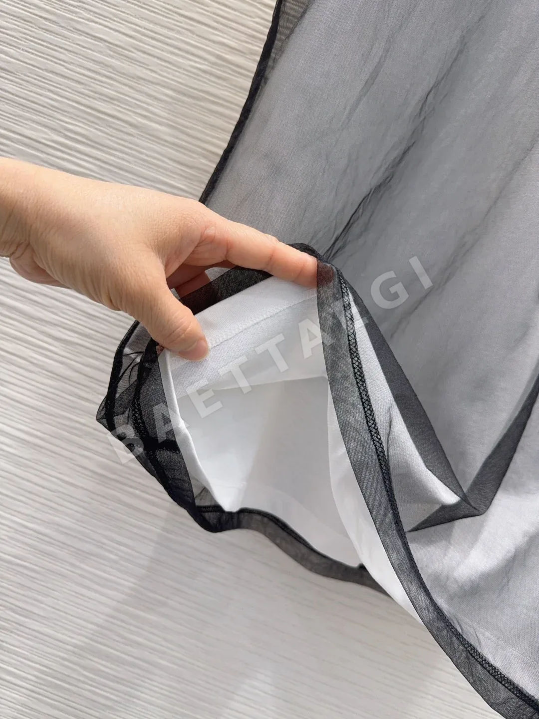 구찌 여성 레귤러 핏 반팔 티셔츠 상세 이미지 6