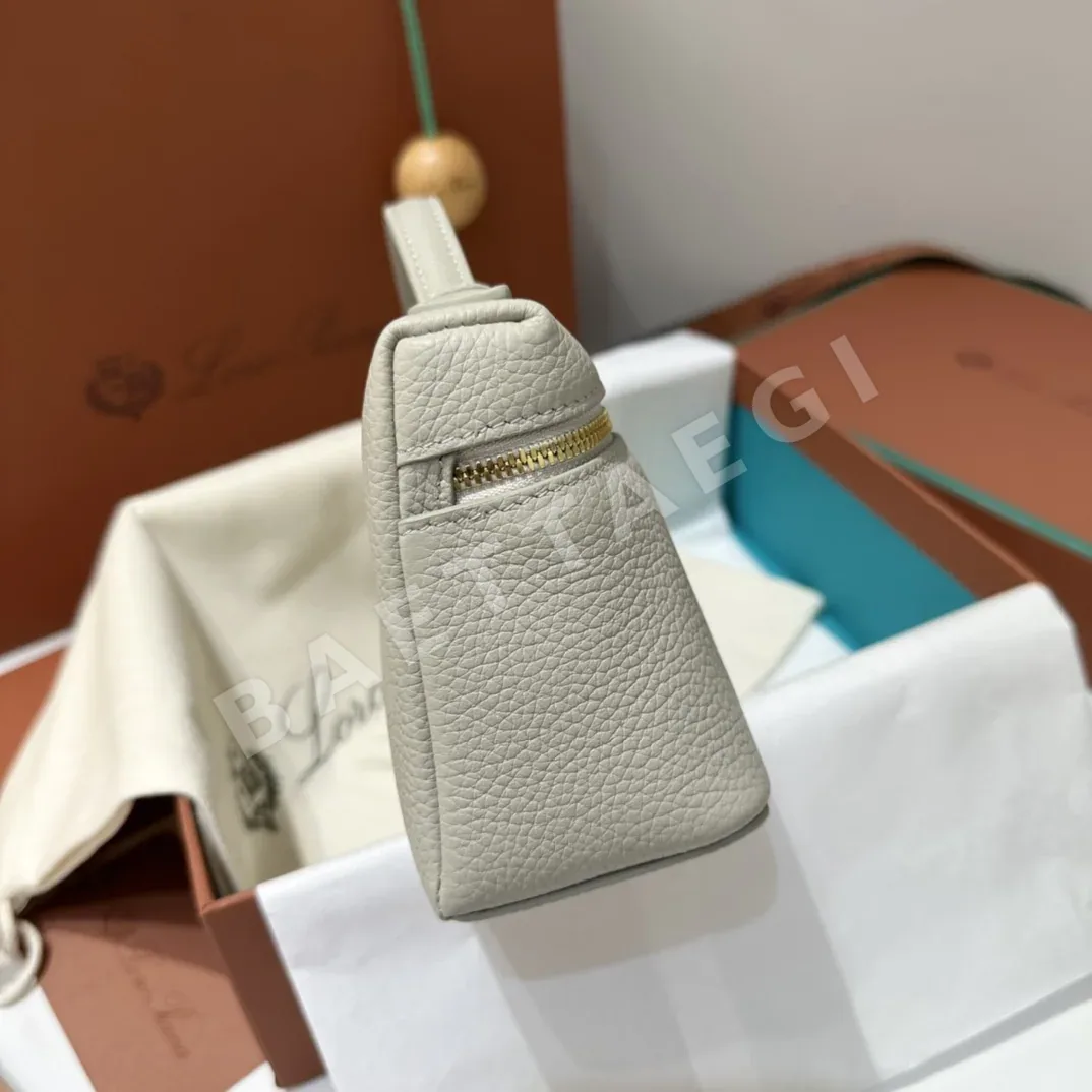 로로피아나 L19 펄 그레이 금장 버클 미니 핸드백 상세 이미지 5