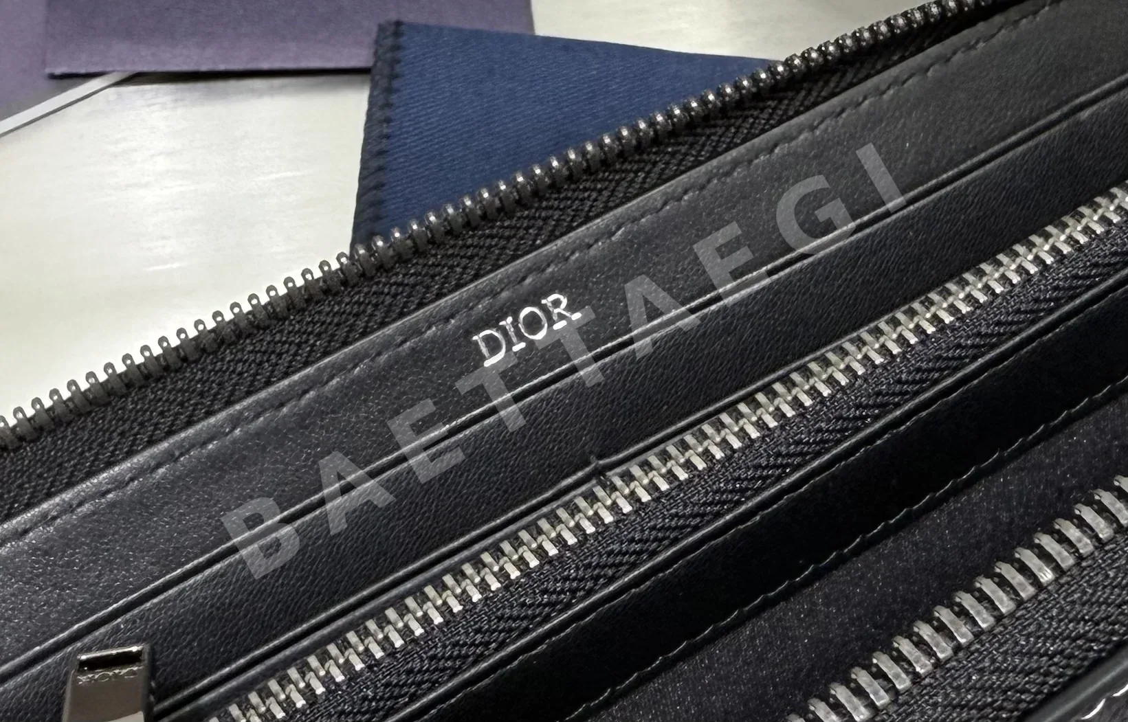 디올 CD 다이아몬드 패턴 롱 지퍼 지갑 상세 이미지 9