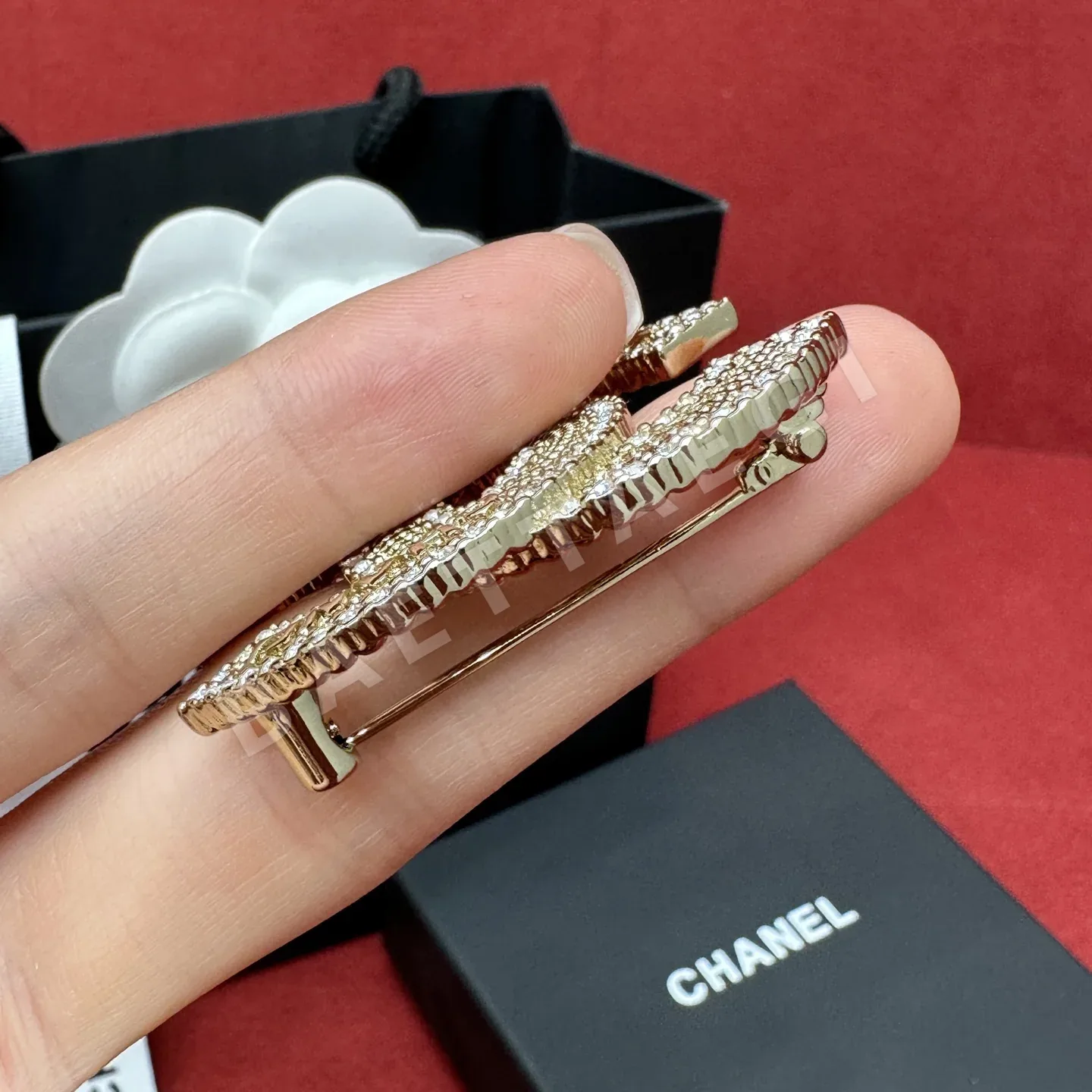 샤넬 더블 C 엠보스 다이아몬드 브로치 상세 이미지 2