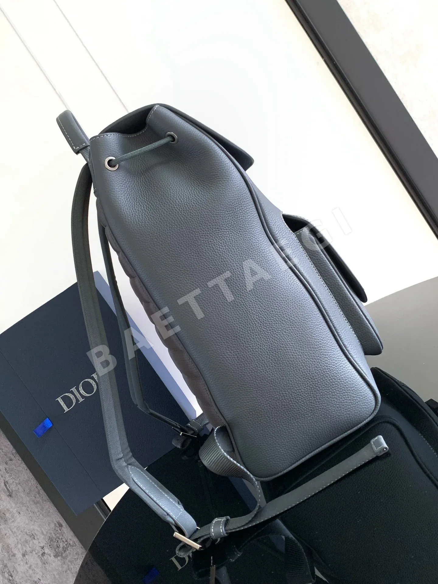 디올 새들 플랩 백팩 상세 이미지 2