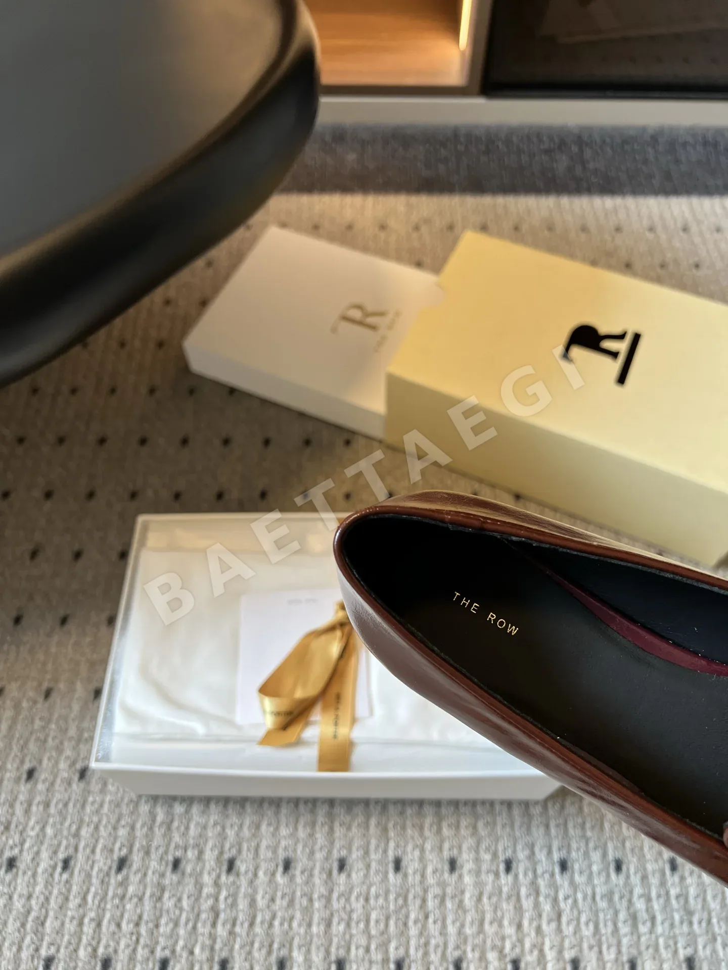 더로우 스퀘어토 페이턴트 카프스킨 로퍼 상세 이미지 8