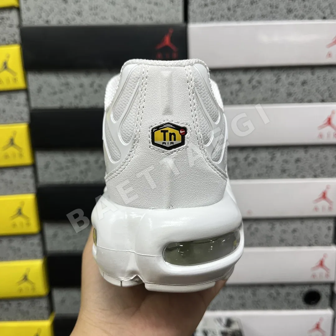 나이키 [DF] 에어 맥스 플러스 DA1472-100 201695 Nike Air Max Plus Supreme White 상세 이미지 5