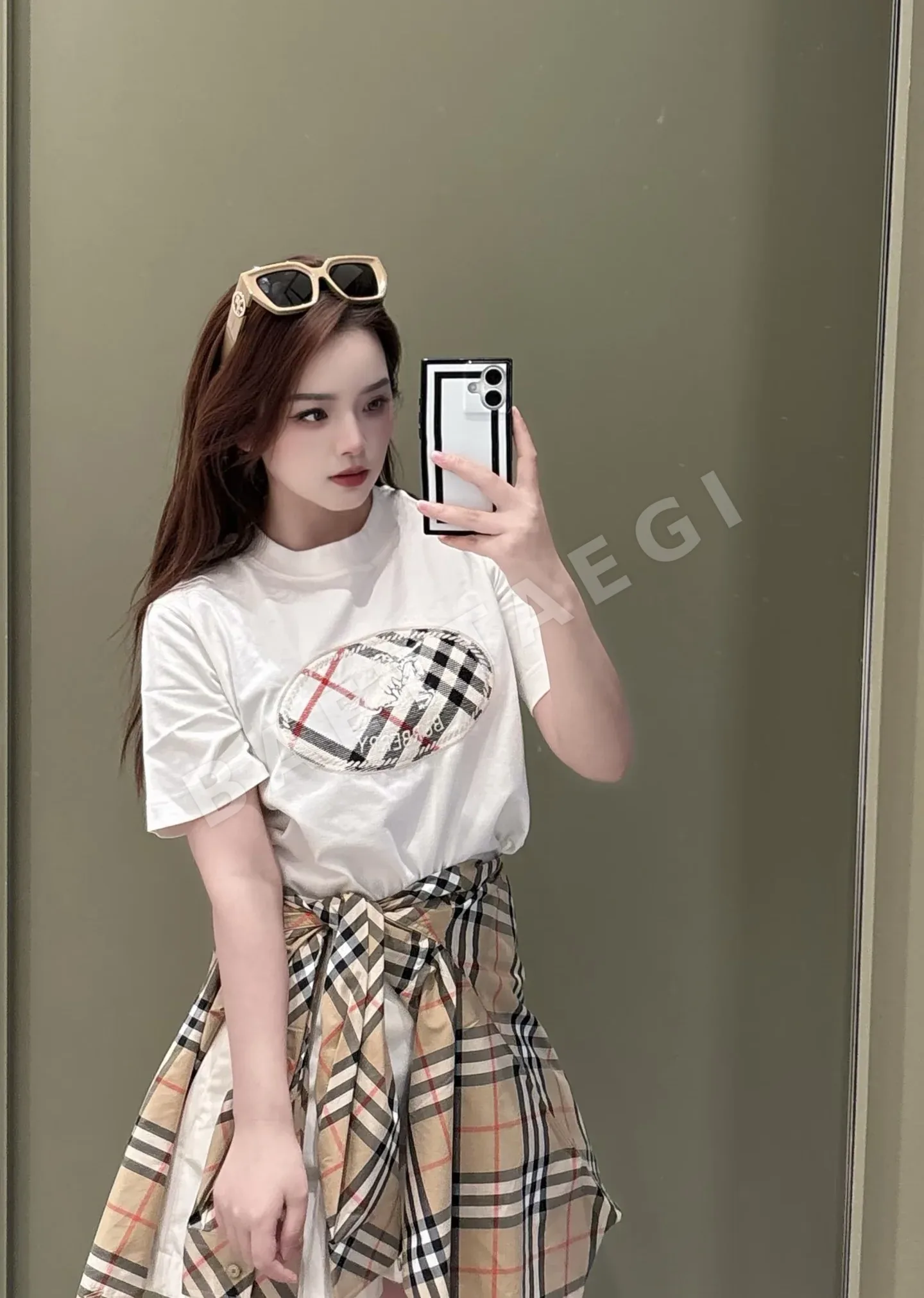 버버리 체크 자수 여성 반팔 티셔츠 상세 이미지 18