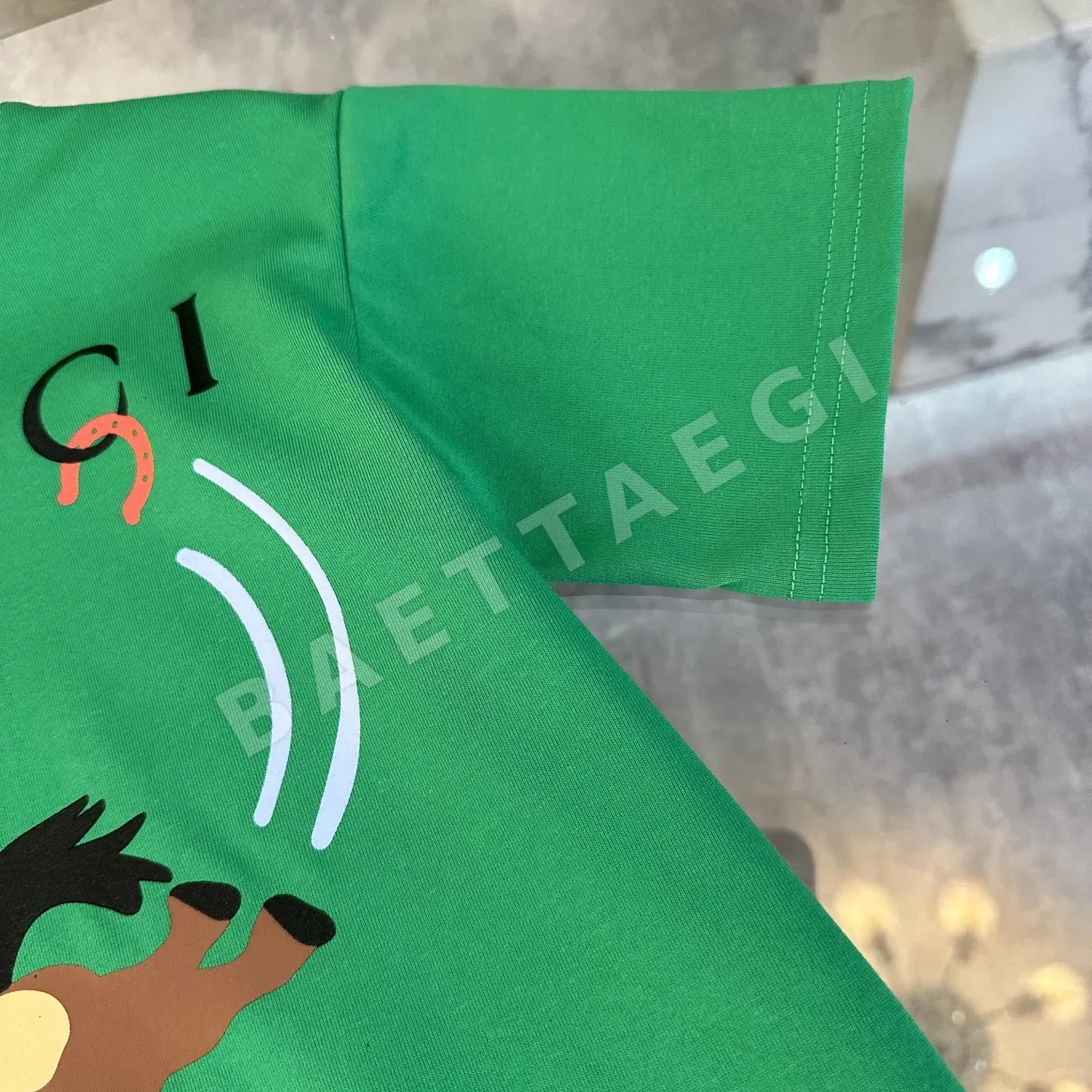 구찌 GUCCI* *Qi 2026 早春子供服 新作 半袖 新年プリント 発泡Tシャツ、オリジナル品質、230g ヘビーウェ 상세 이미지 5