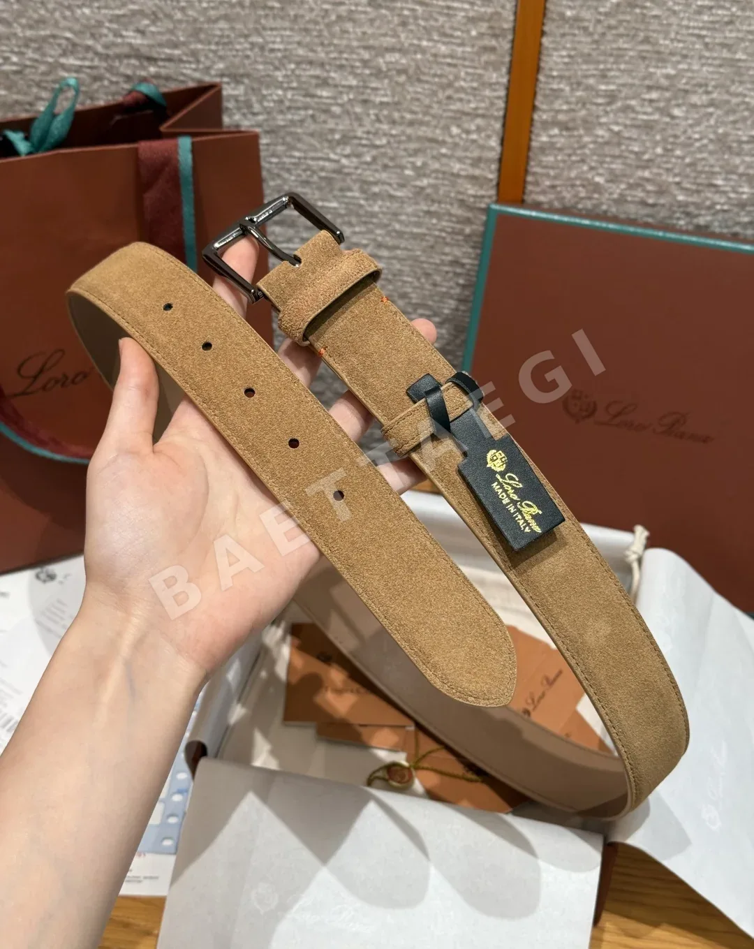 로로피아나 알사벨 스웨이드 남성 벨트 상세 이미지 8
