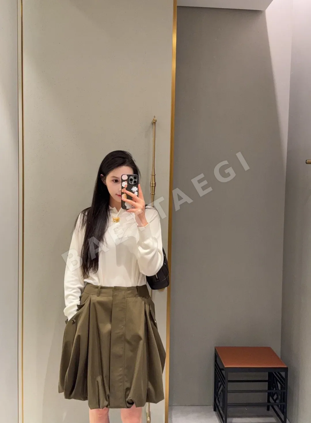 로에베 오리브 그린 불규칙 튤립 스커트 상세 이미지 6